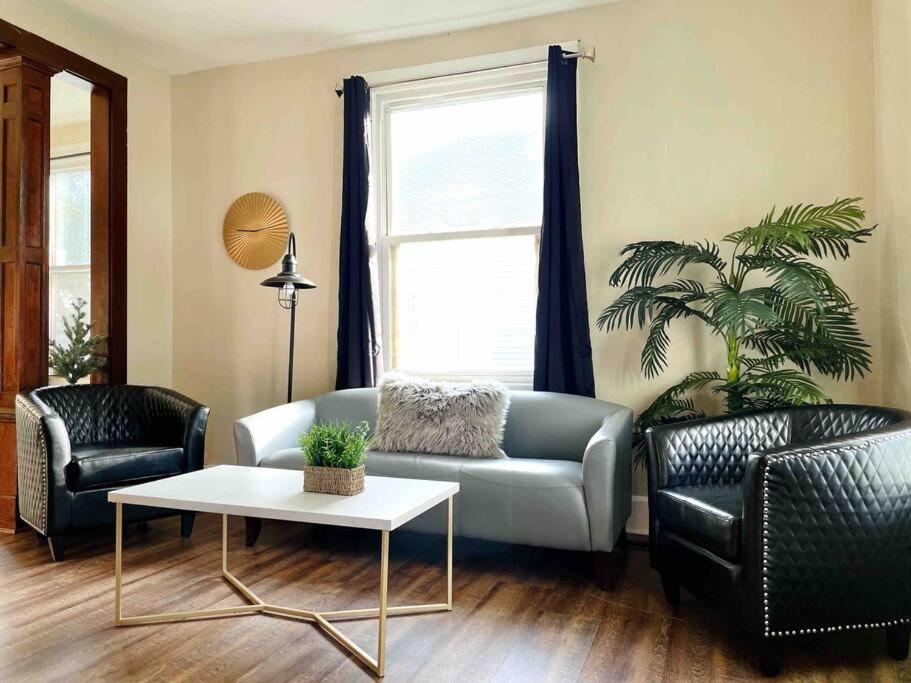 Two-Bedroom Apartment photo 1