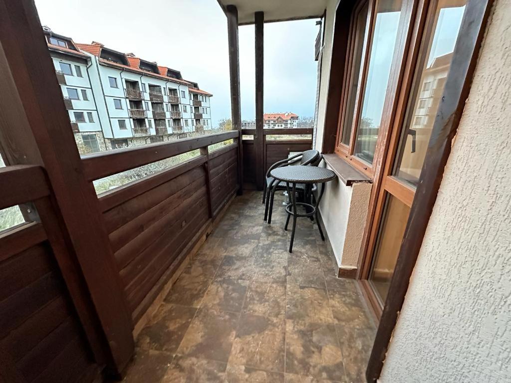 Apartment with Balcony photo 3