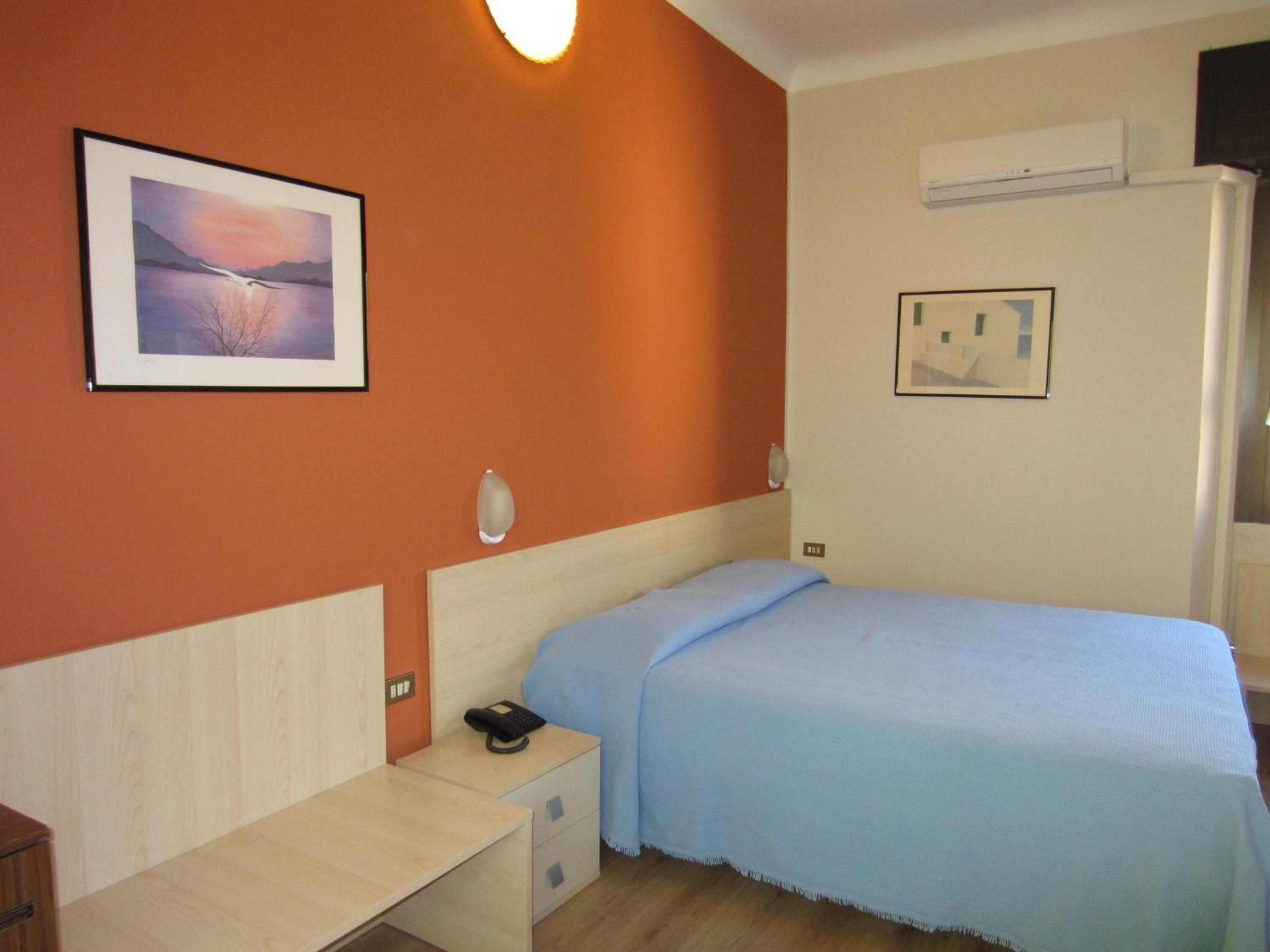 Double Room - Photo 3
