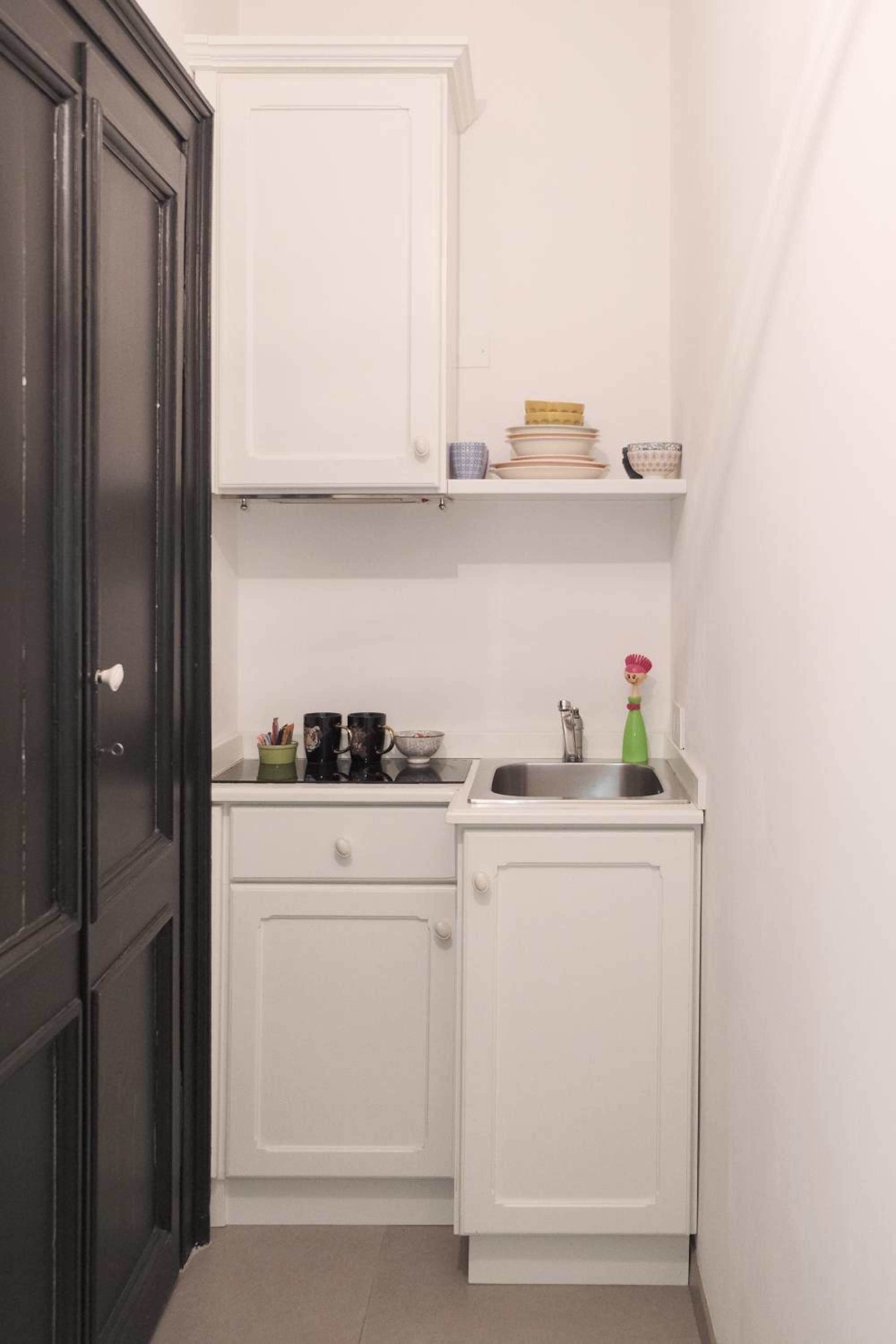Studio Apartment - Photo 17