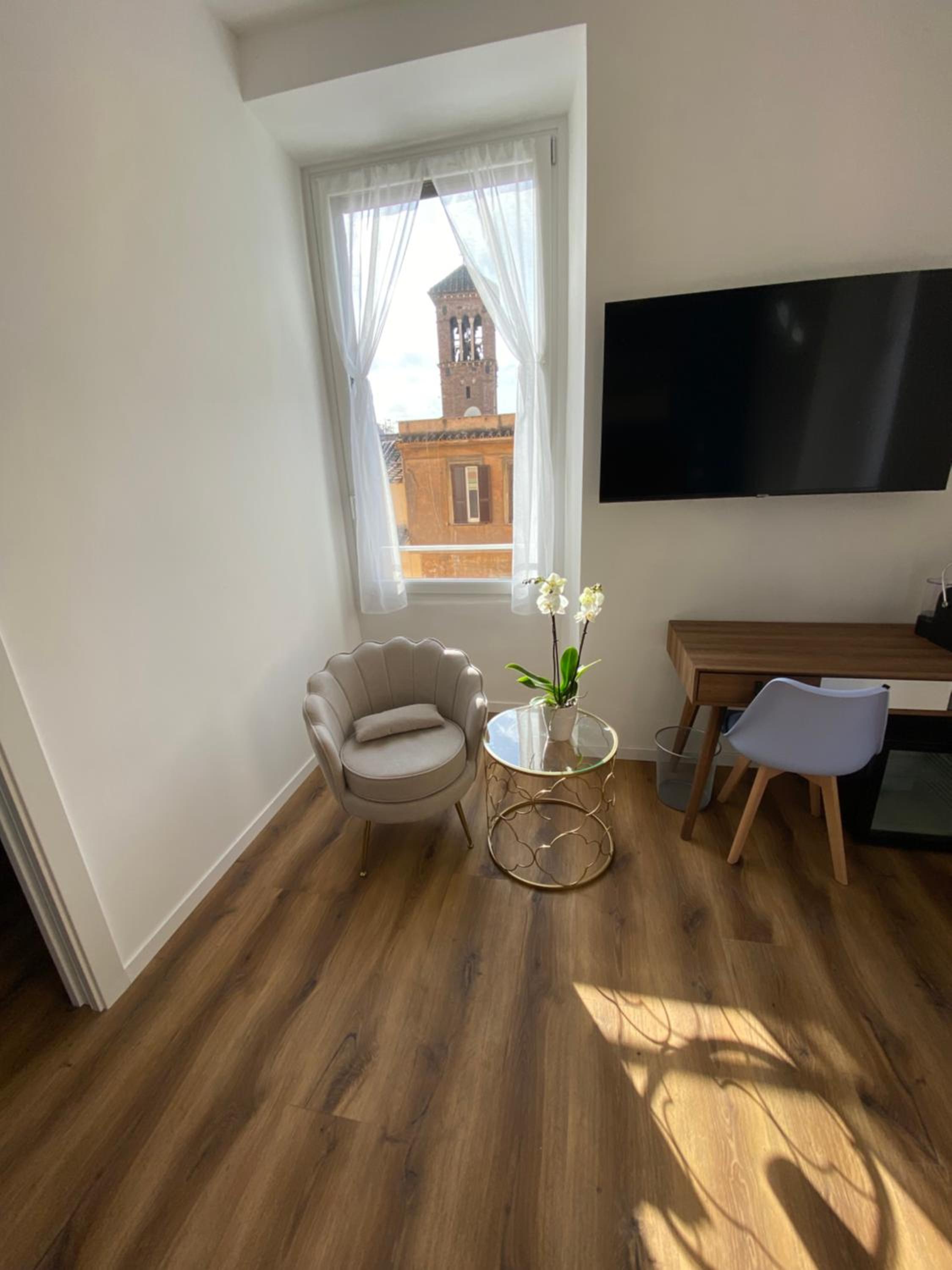 Deluxe King Room photo 2