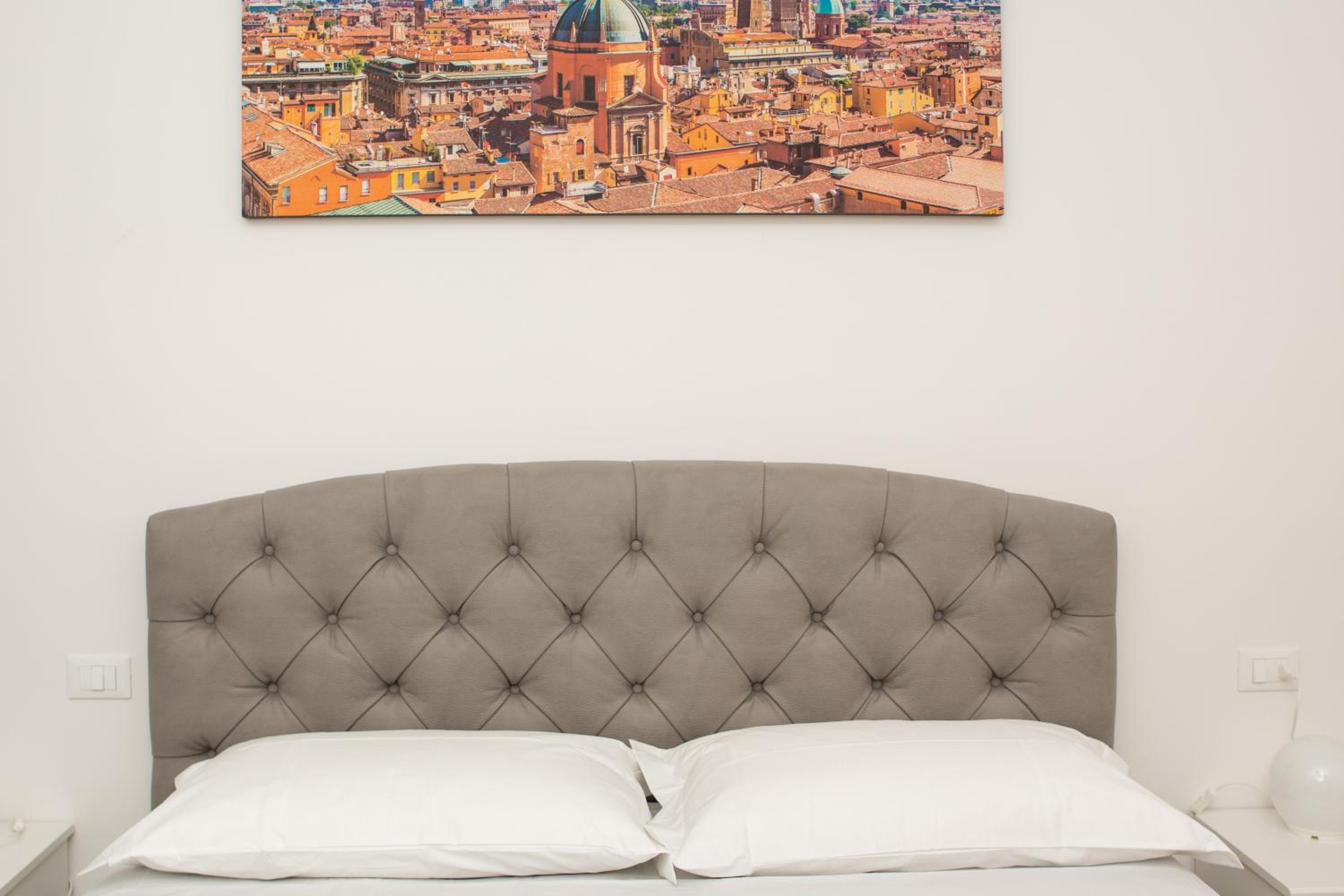 One-Bedroom Apartment - Photo 5