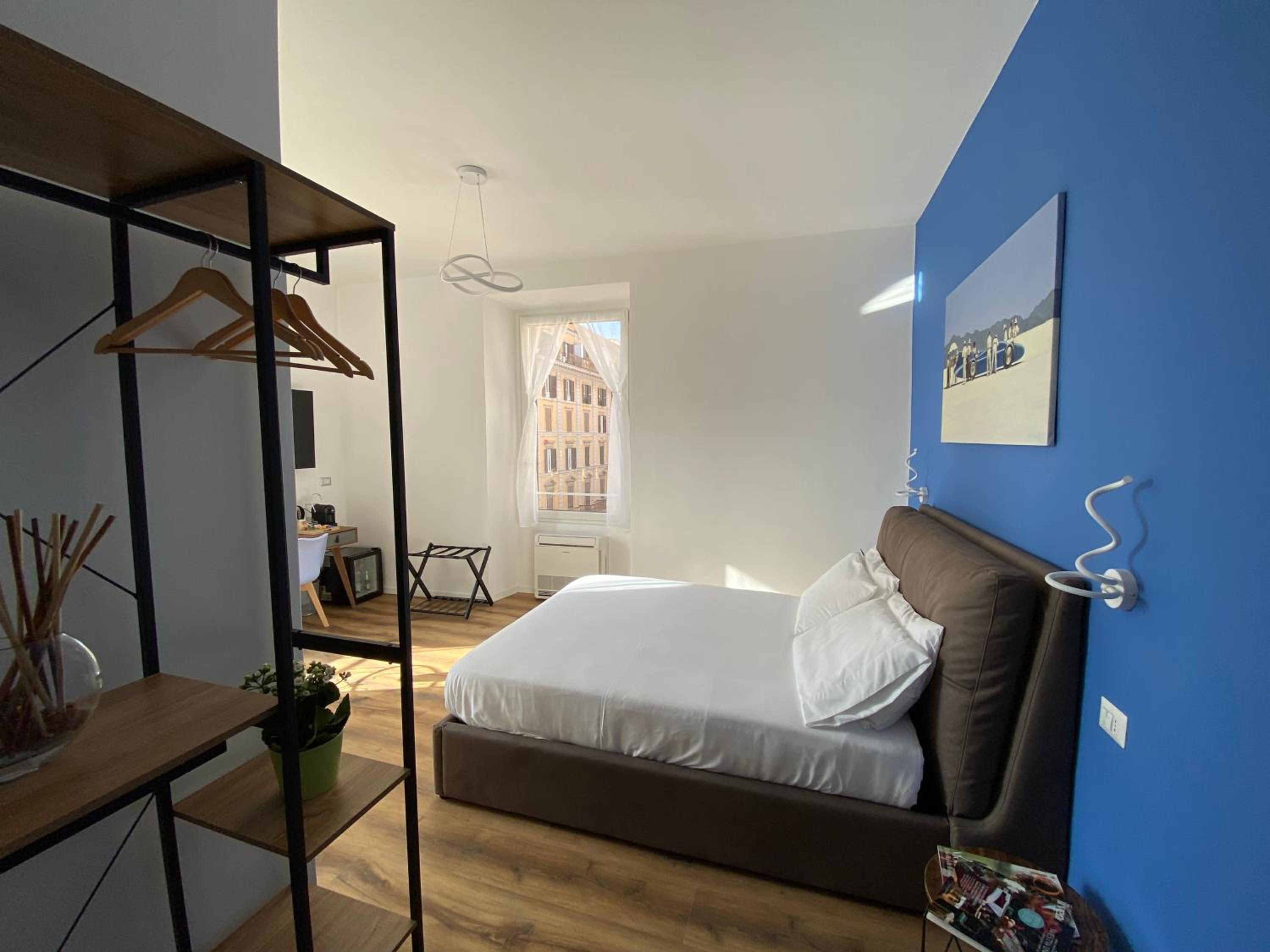 Deluxe King Room photo 1