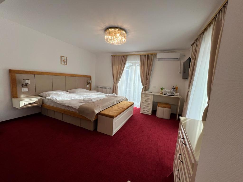 Deluxe Triple Room photo 2