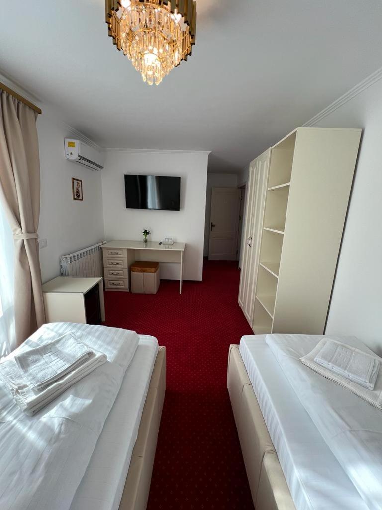 Deluxe Double Room with Balcony photo 3