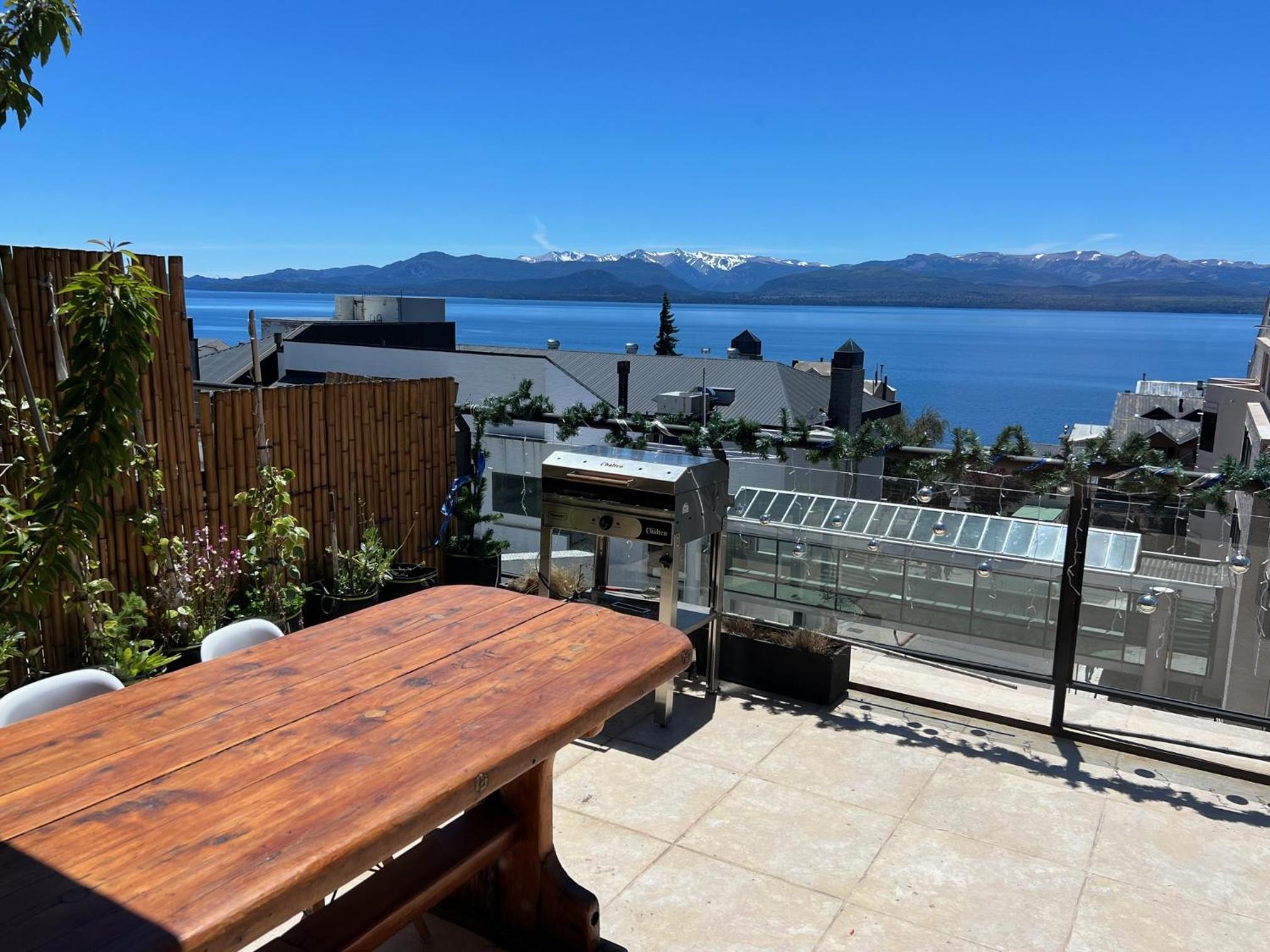 Apartment with Lake View photo 3
