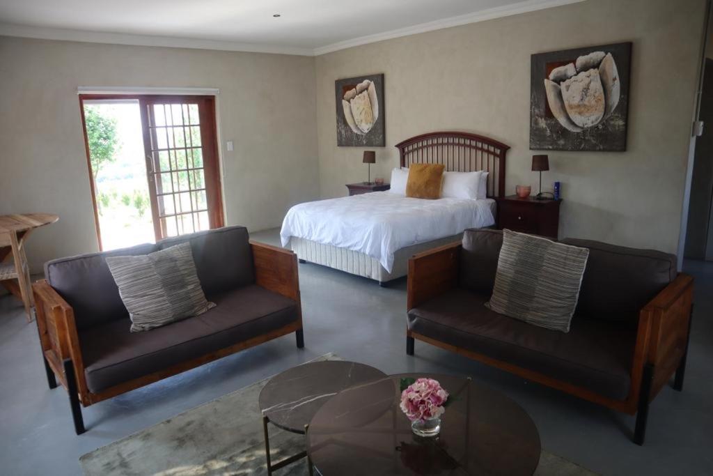 Family Room with Private Bathroom photo 1