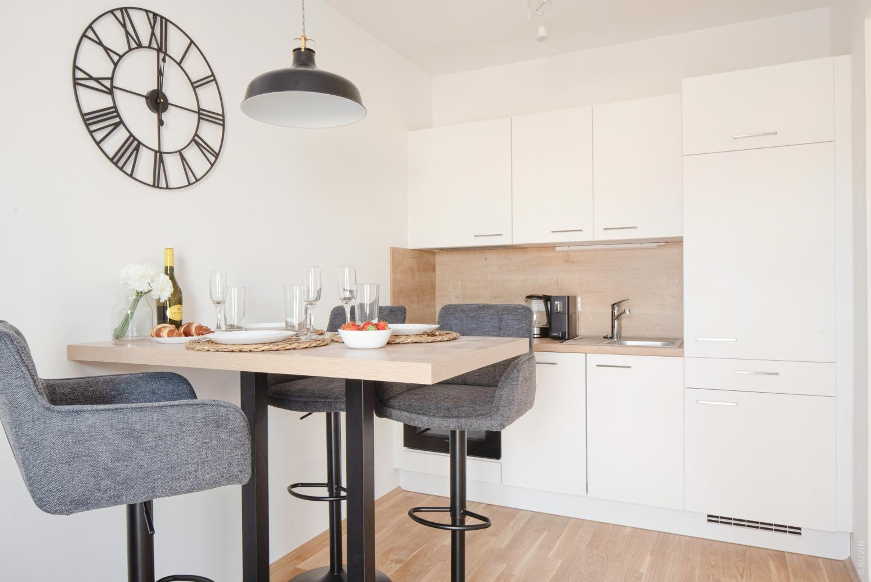 Studio Apartment photo 3