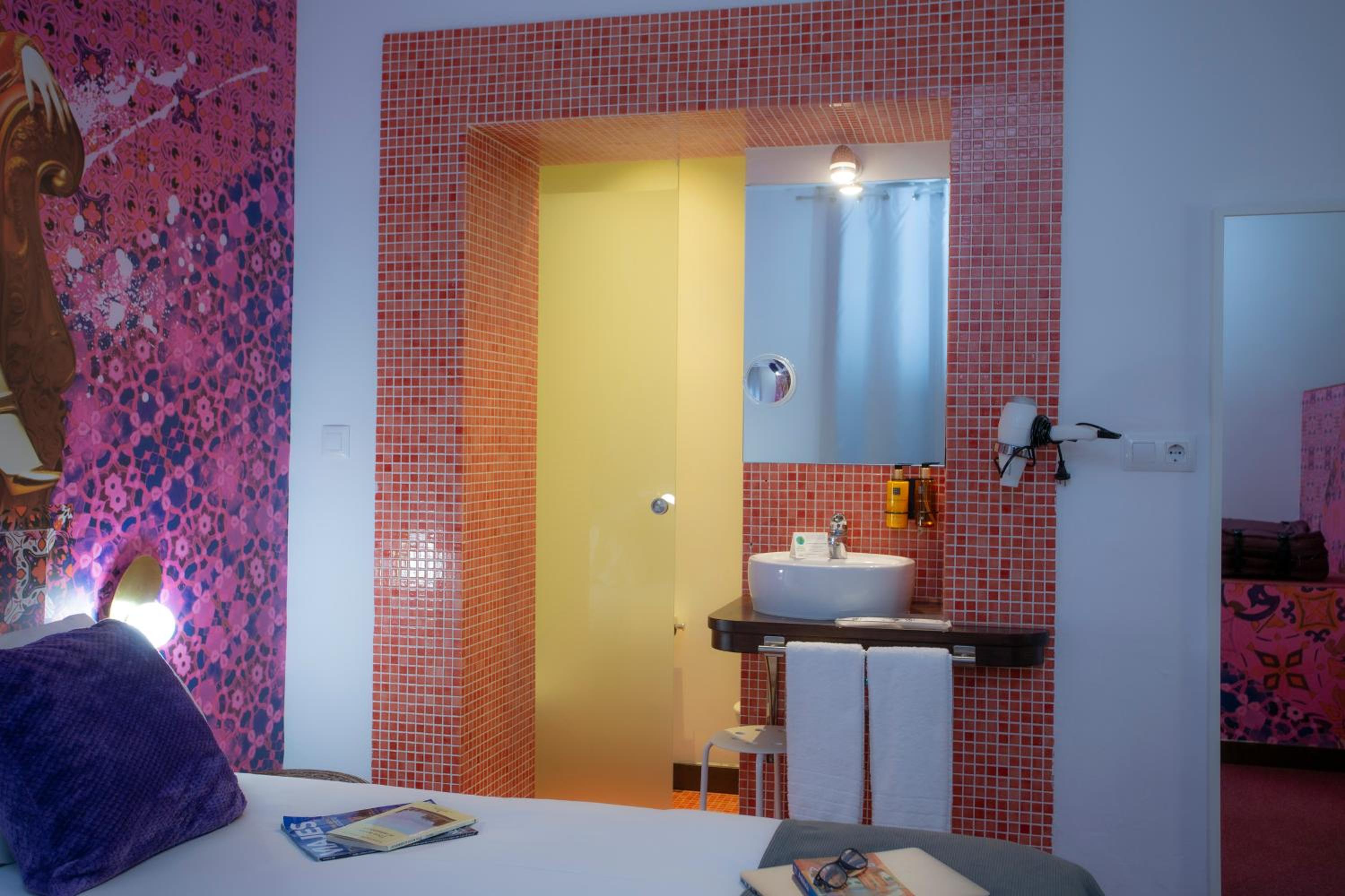 Double or Twin Room - Photo 12