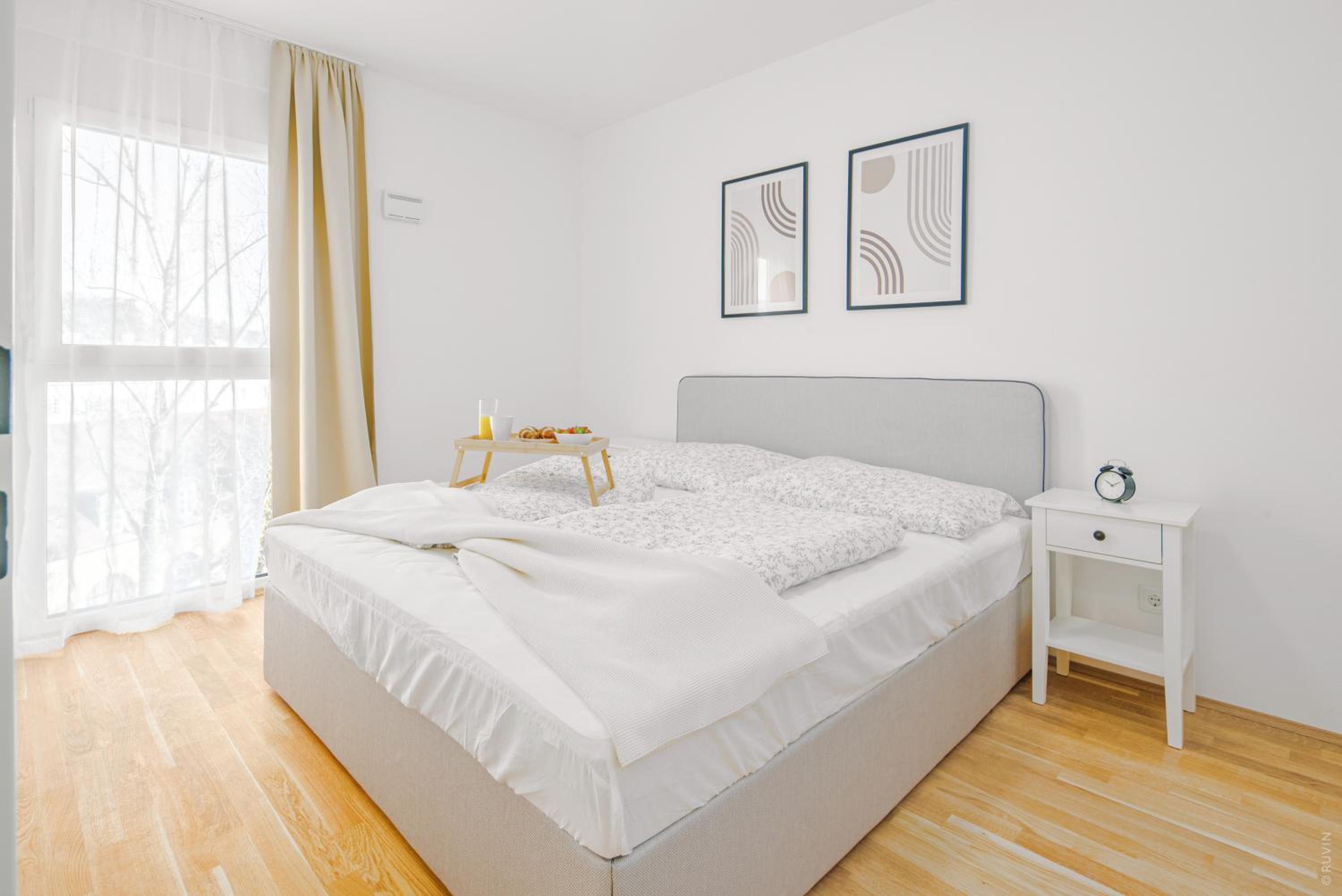 One-Bedroom Apartment photo 3