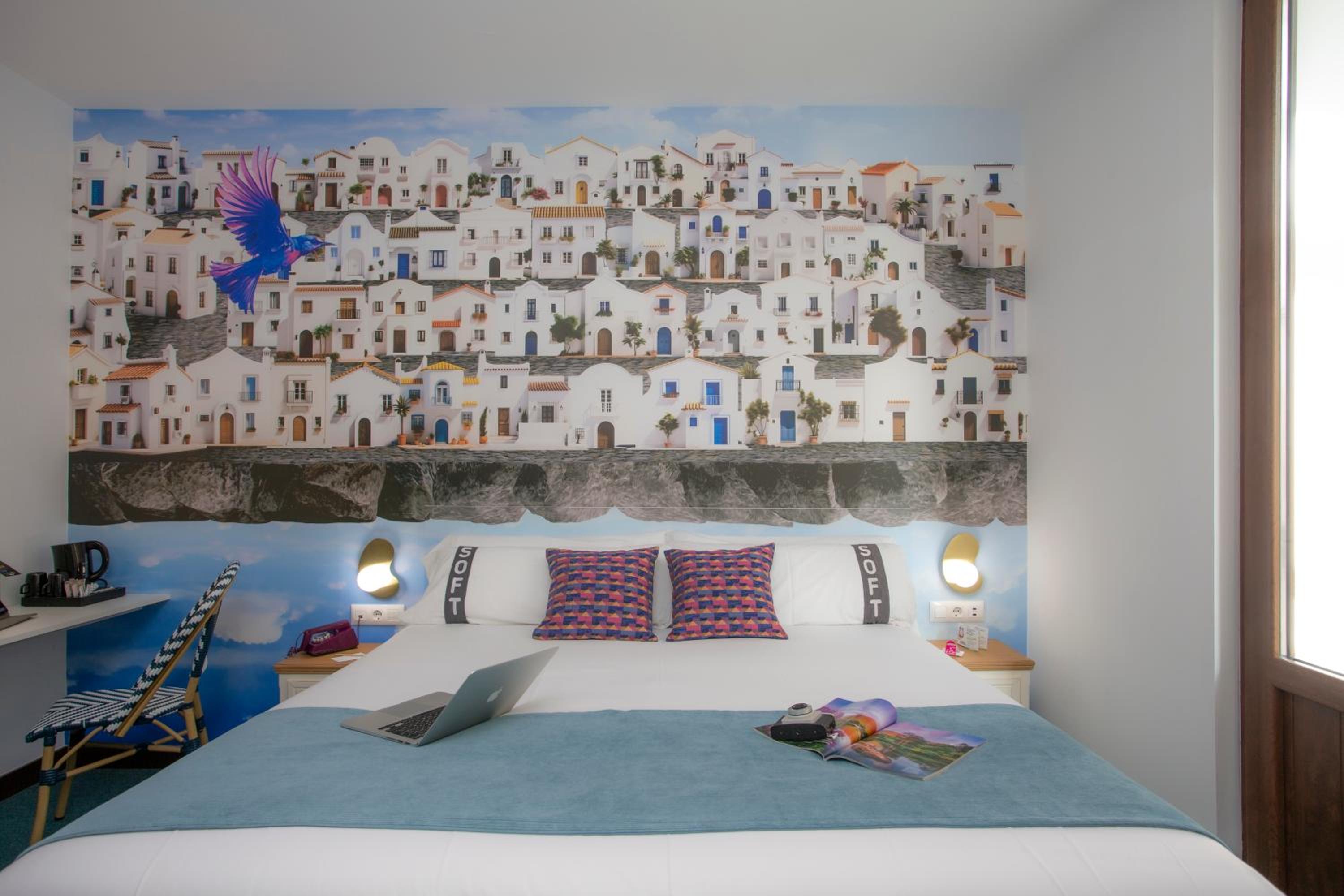 Double or Twin Room with Balcony - Photo 2