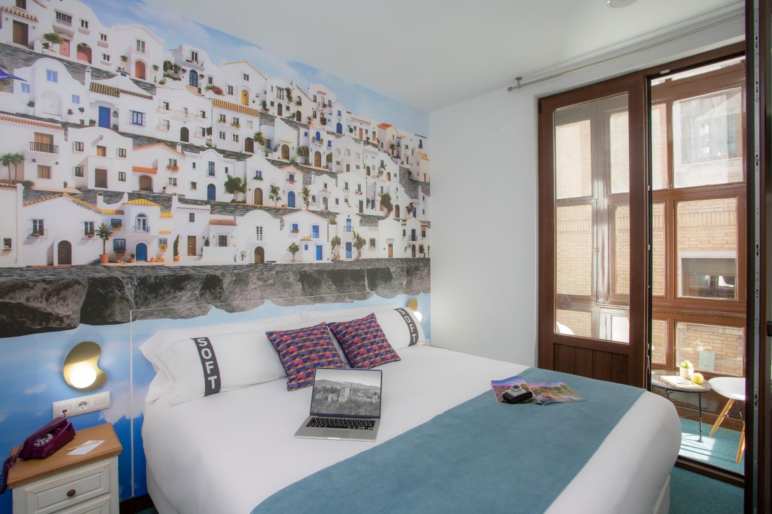 Double or Twin Room with Balcony - Photo 3