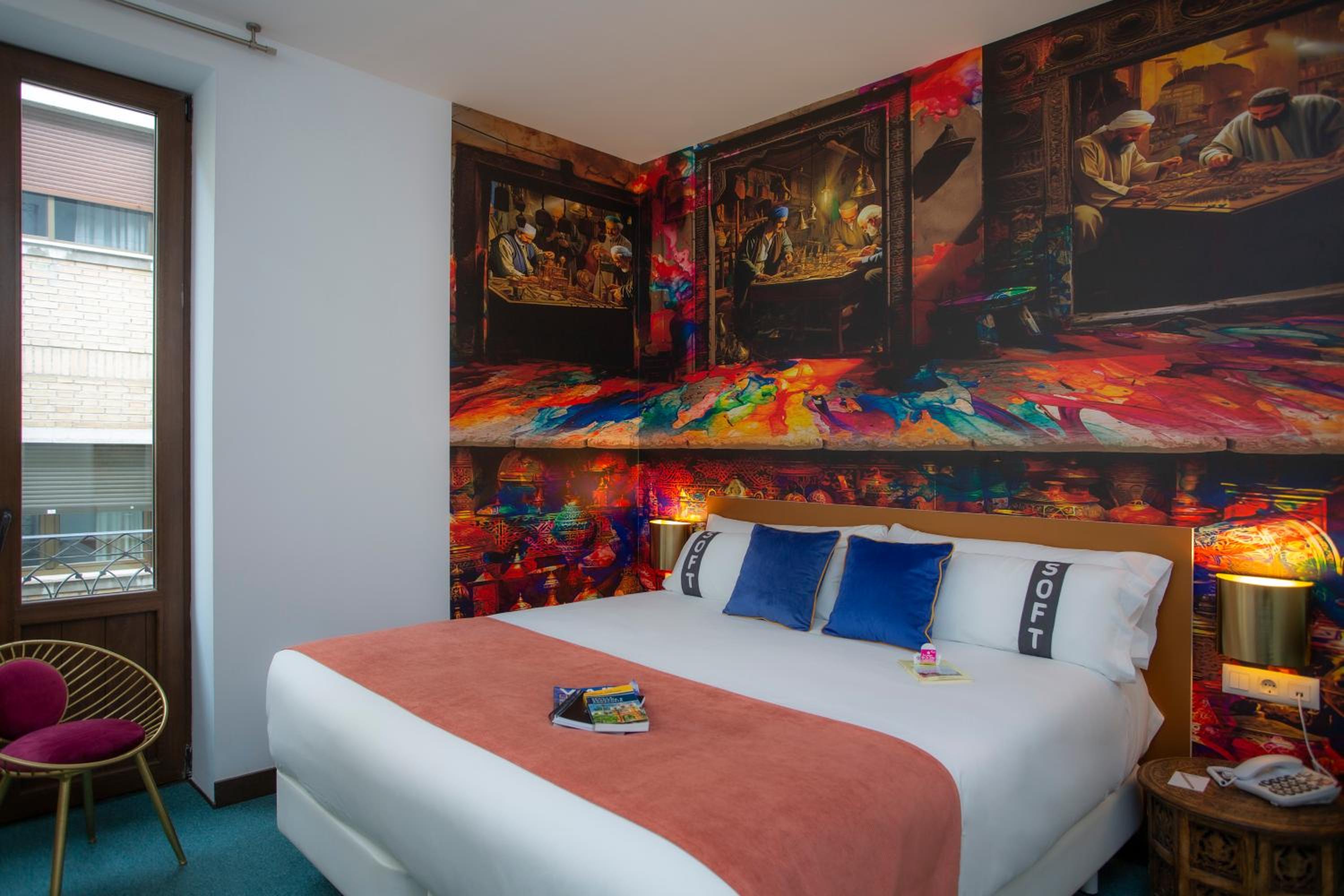 Double or Twin Room with Balcony - Photo 17