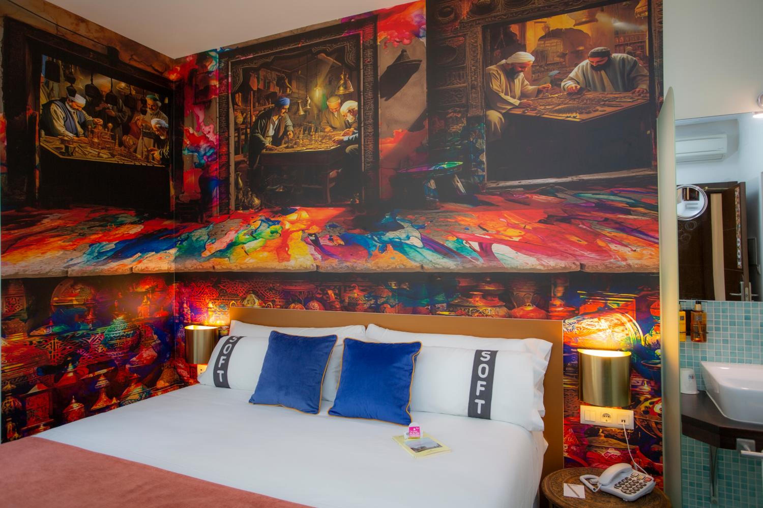 Double or Twin Room with Balcony - Photo 16