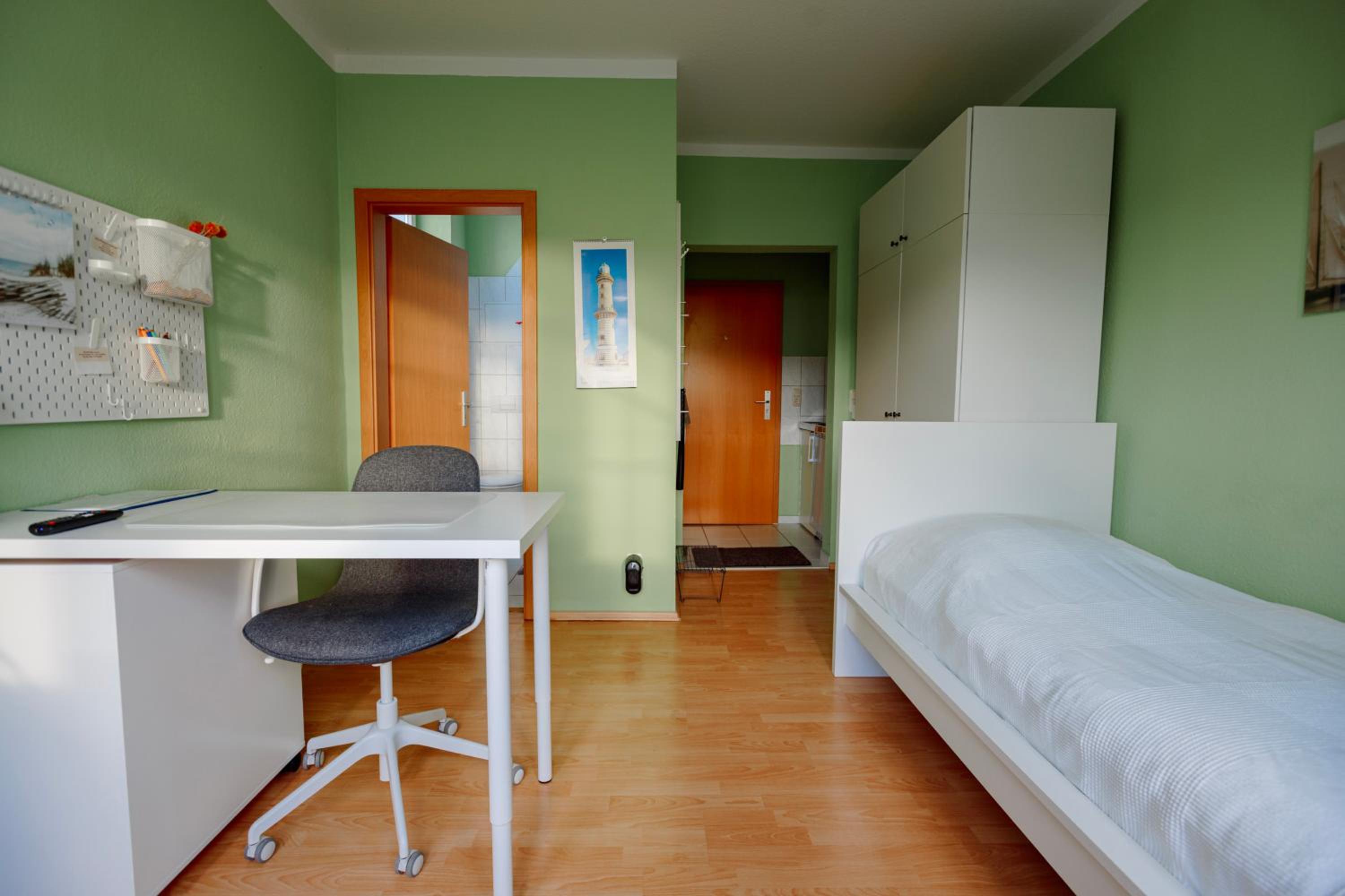 One-Bedroom Apartment photo 1