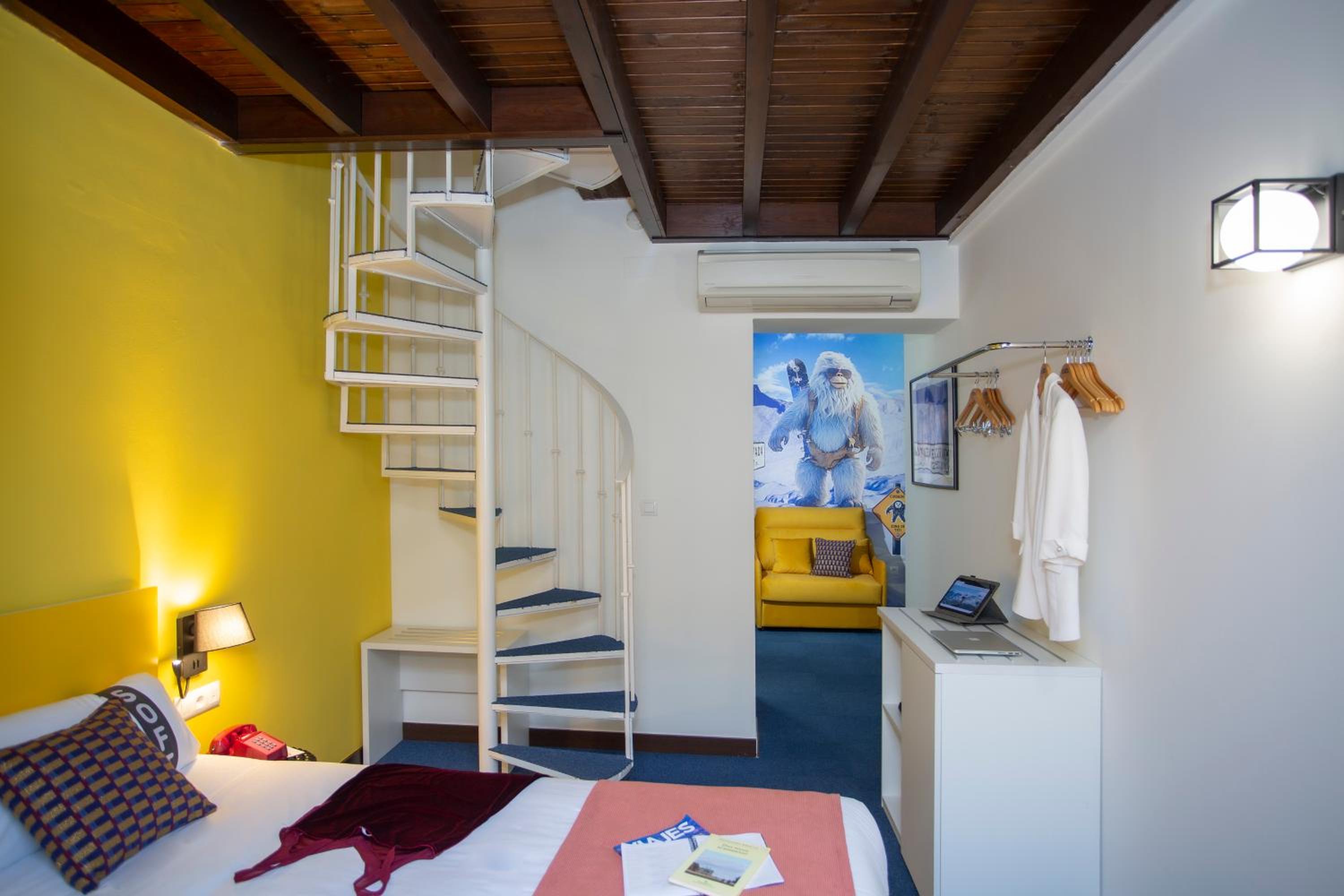 Family Room with Balcony - Photo 21