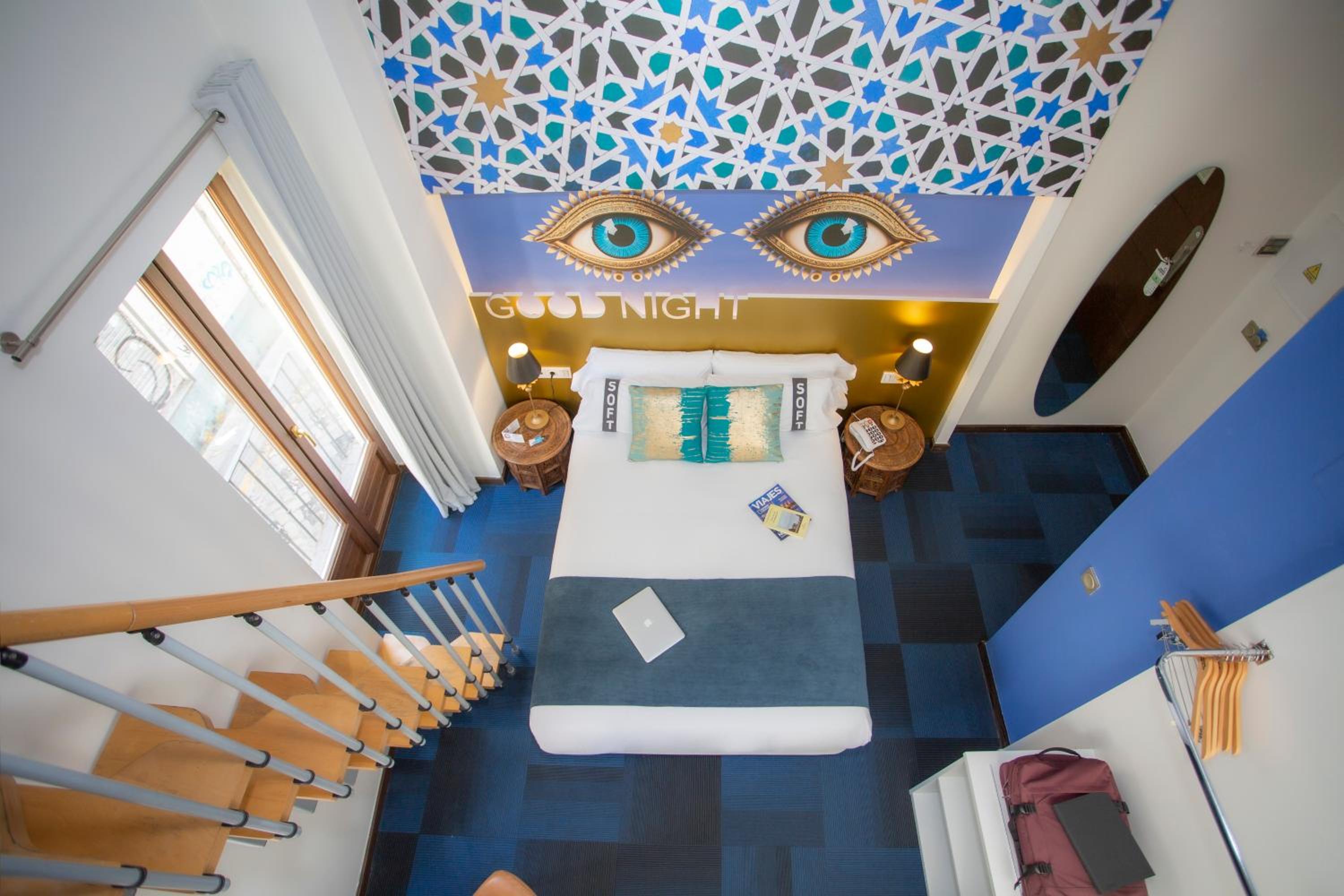 Triple Room with Balcony - Photo 14