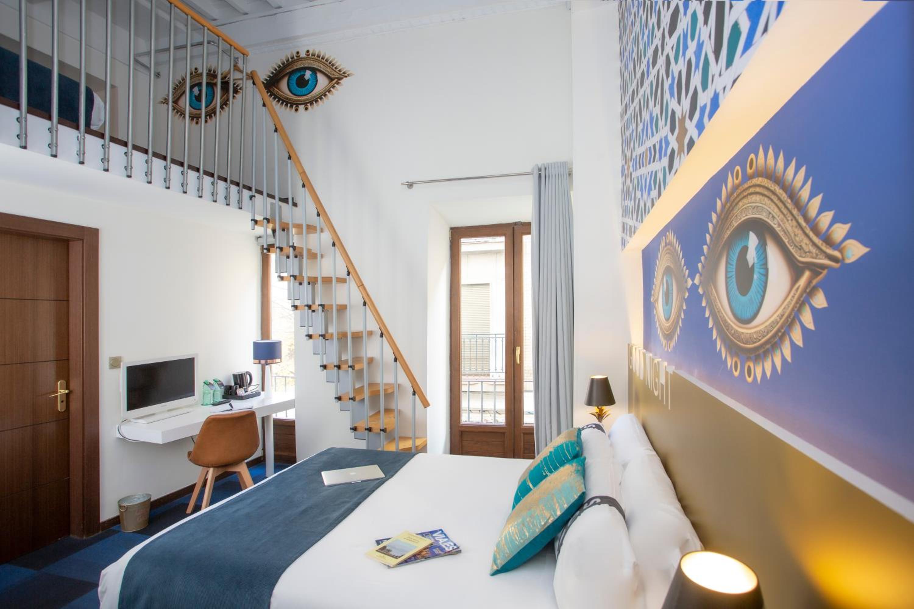 Triple Room with Balcony - Photo 6
