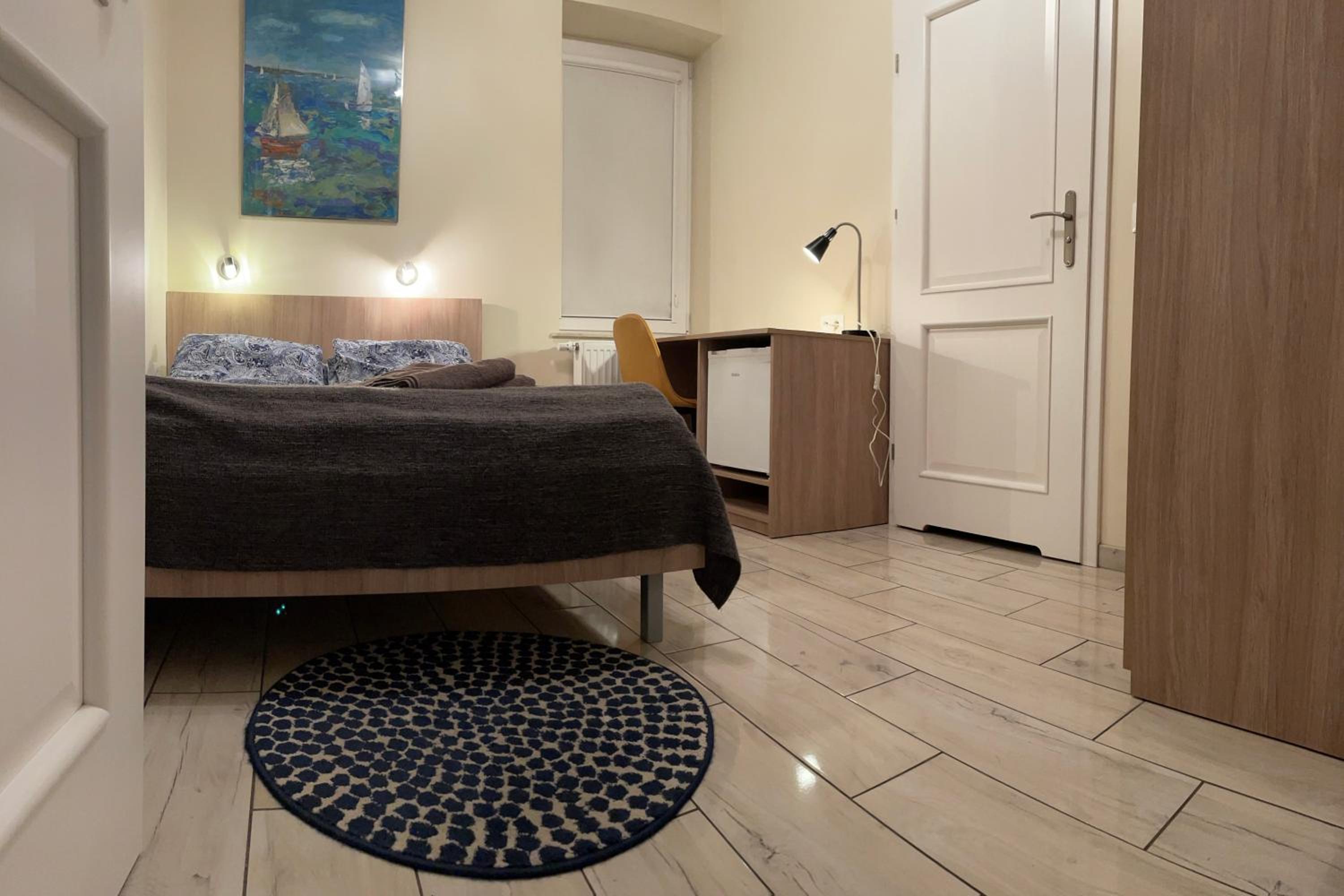 Double Room - Photo 6