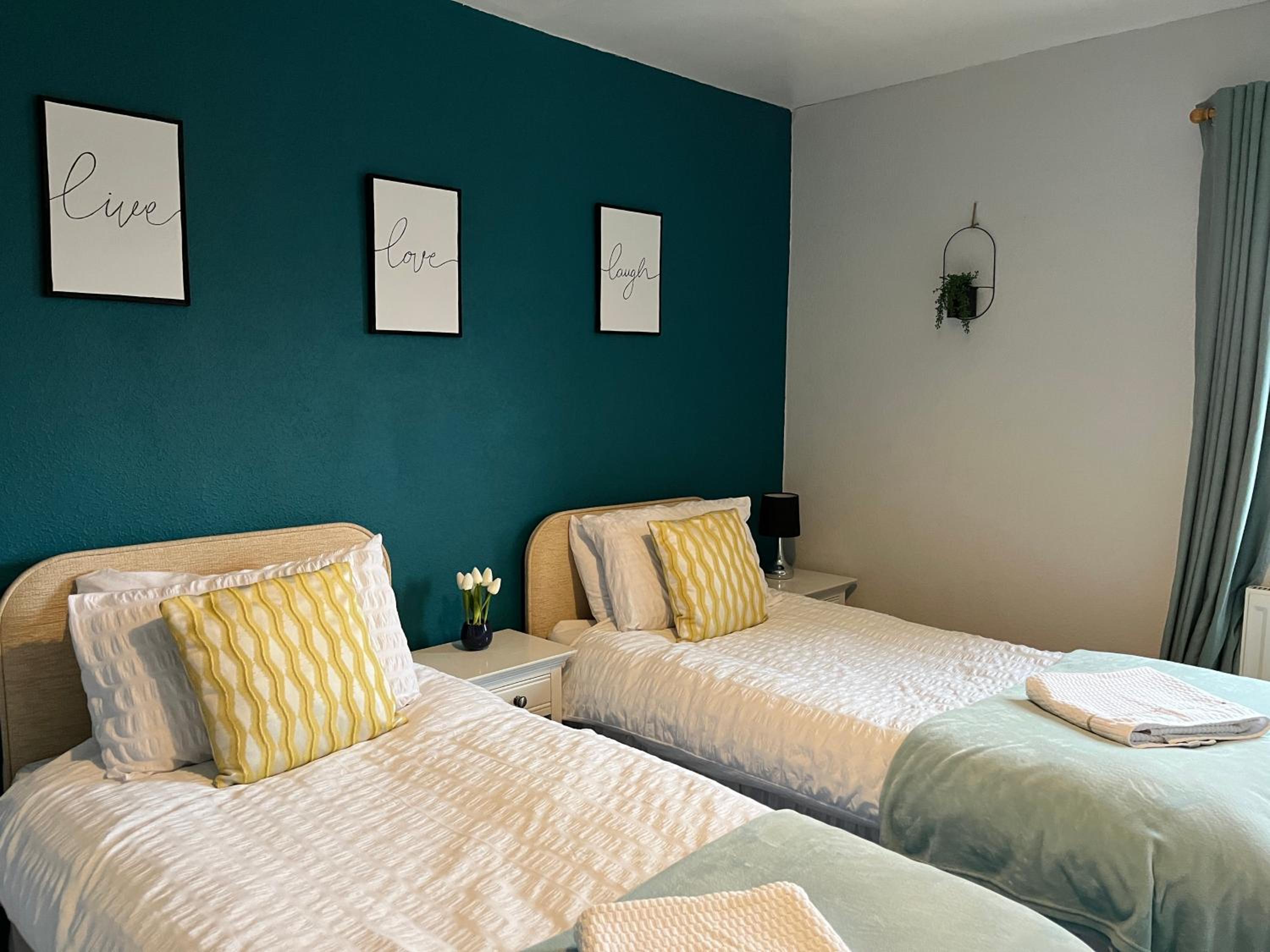Standard Twin Room