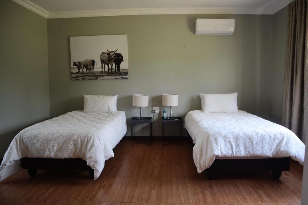 Double Room with Private Bathroom photo 2