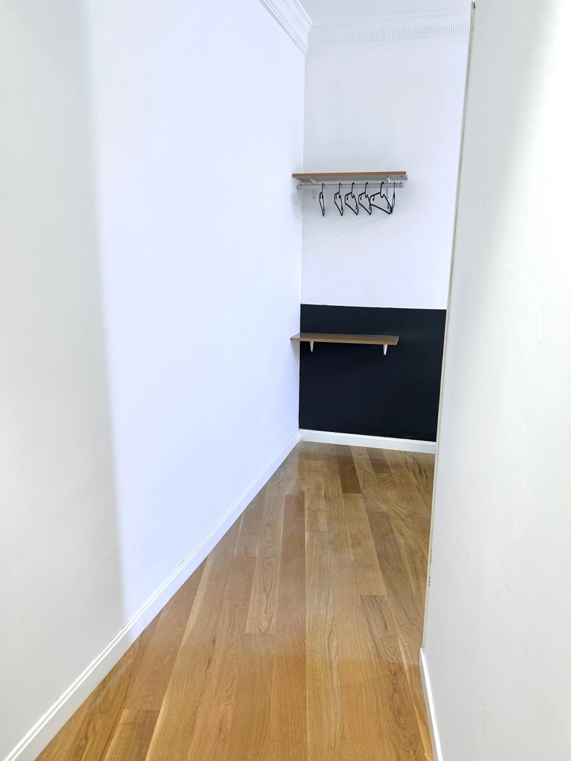 Double Room with Shared Bathroom photo 2