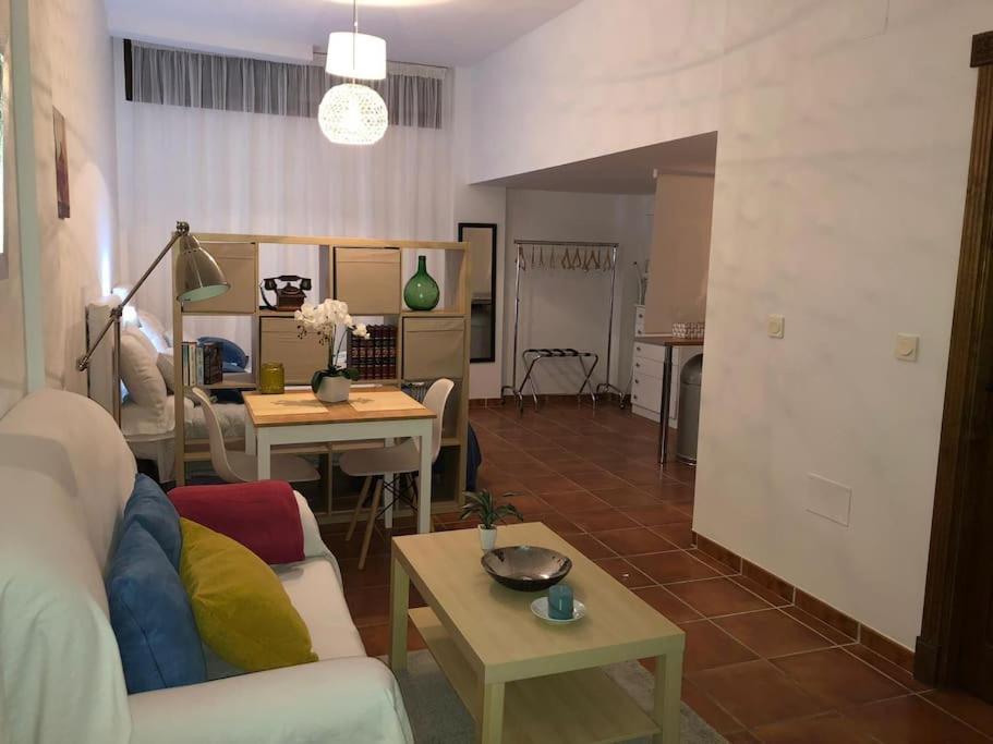 One-Bedroom Apartment photo 3