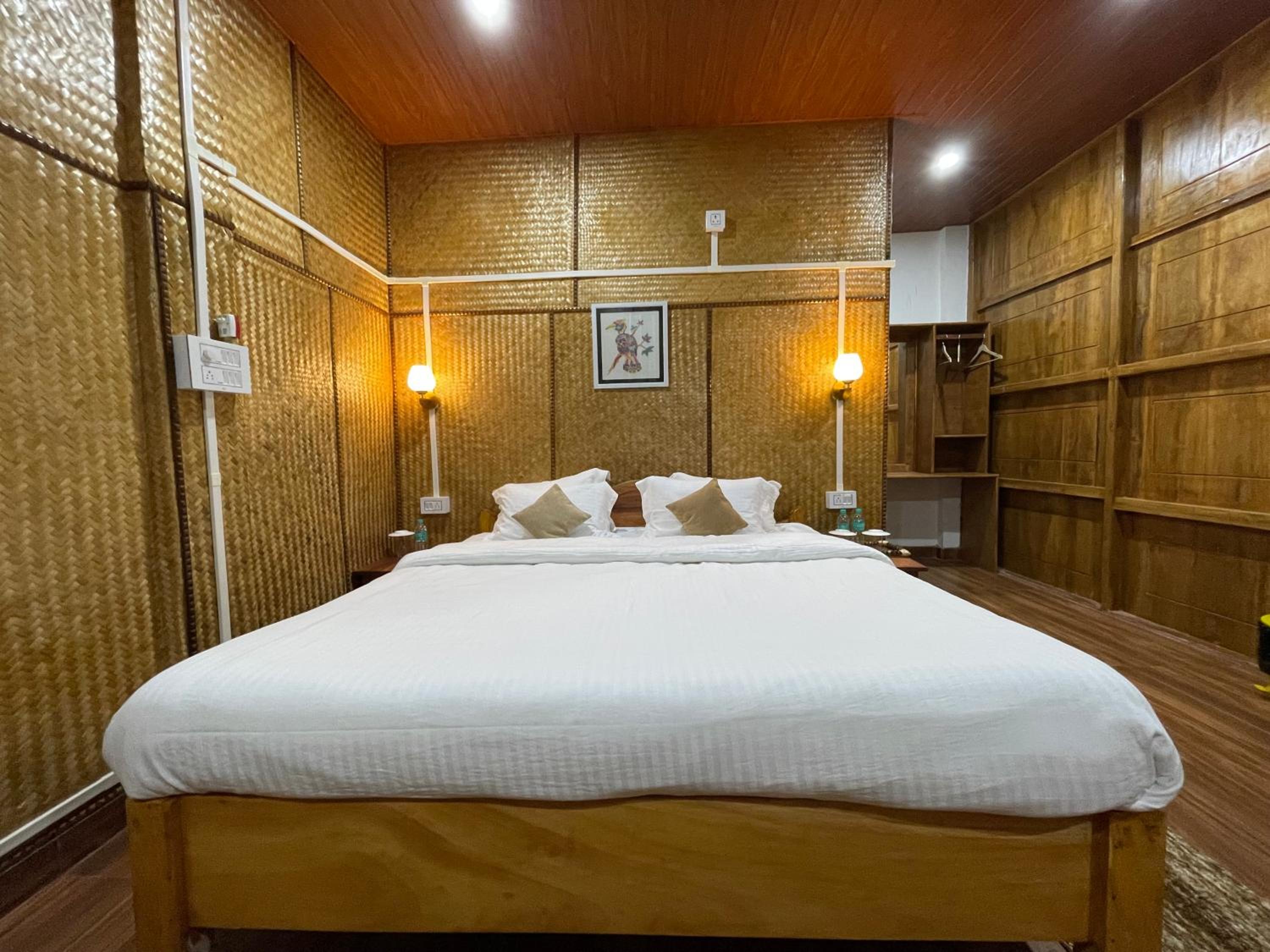 Deluxe Double Room with Balcony