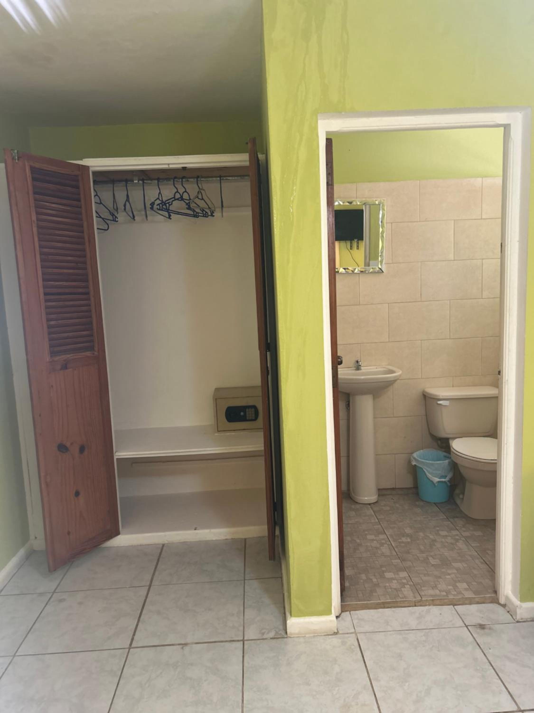 Double or Twin Room with Pool View photo 2