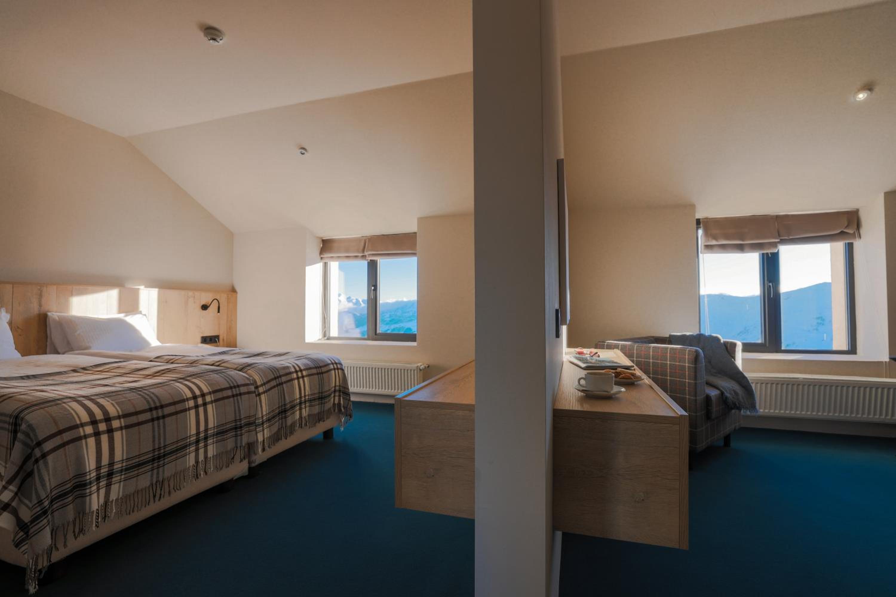 Standard Family Room - Photo 4