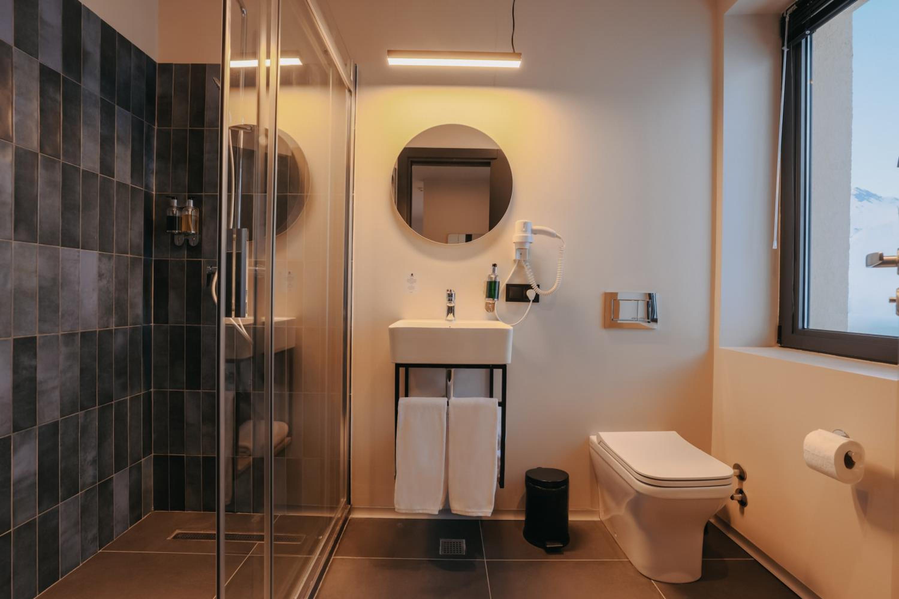 Standard Double or Twin Room - Photo 8