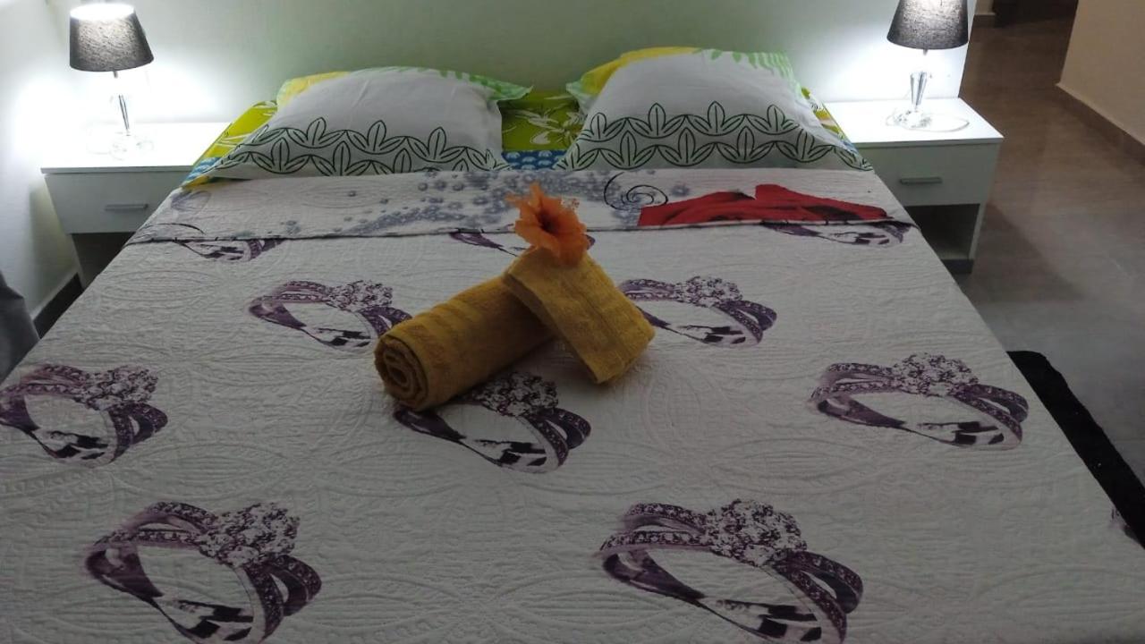 Two-Bedroom House - Photo 11