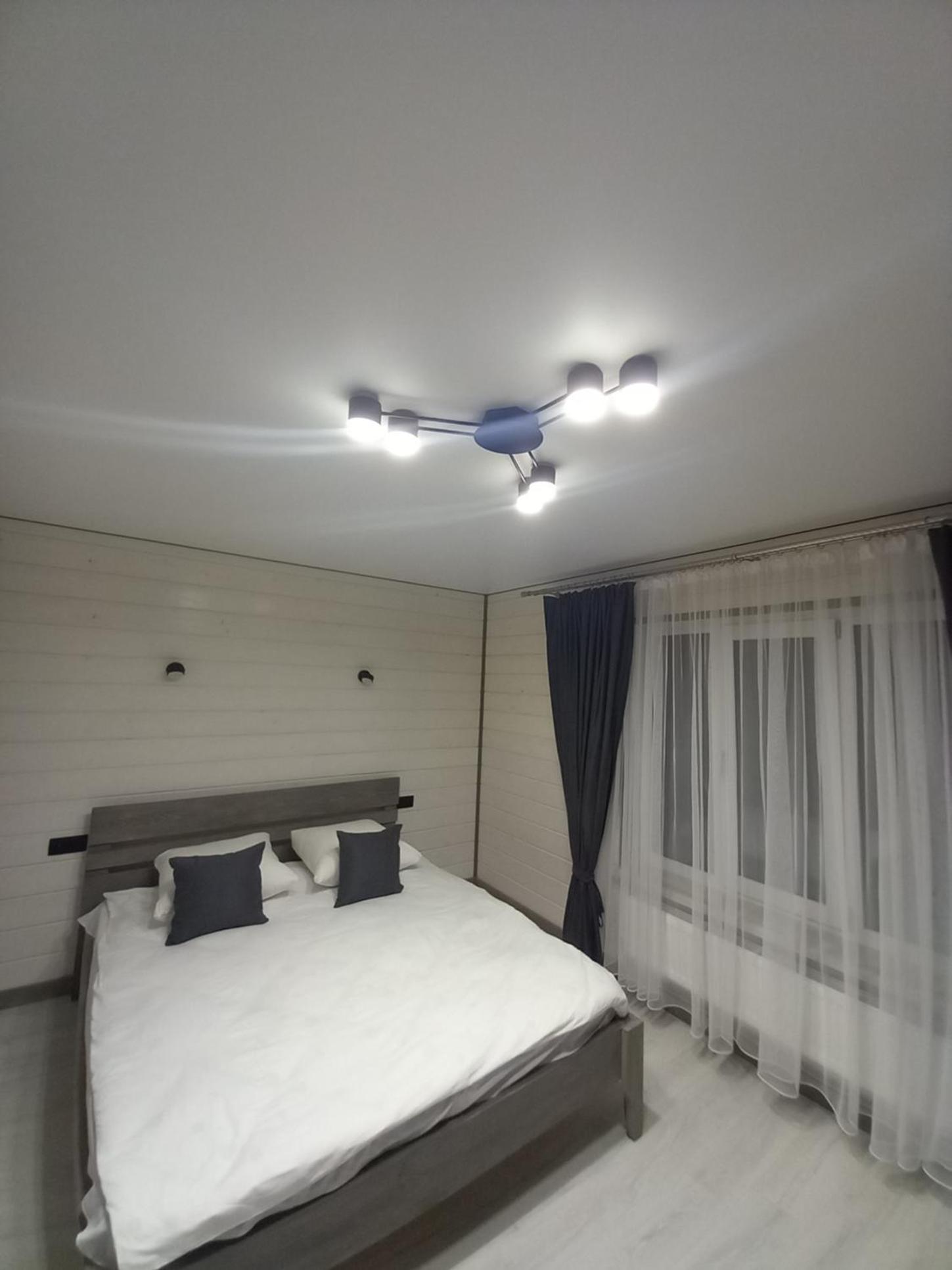 Three-Bedroom House photo 3