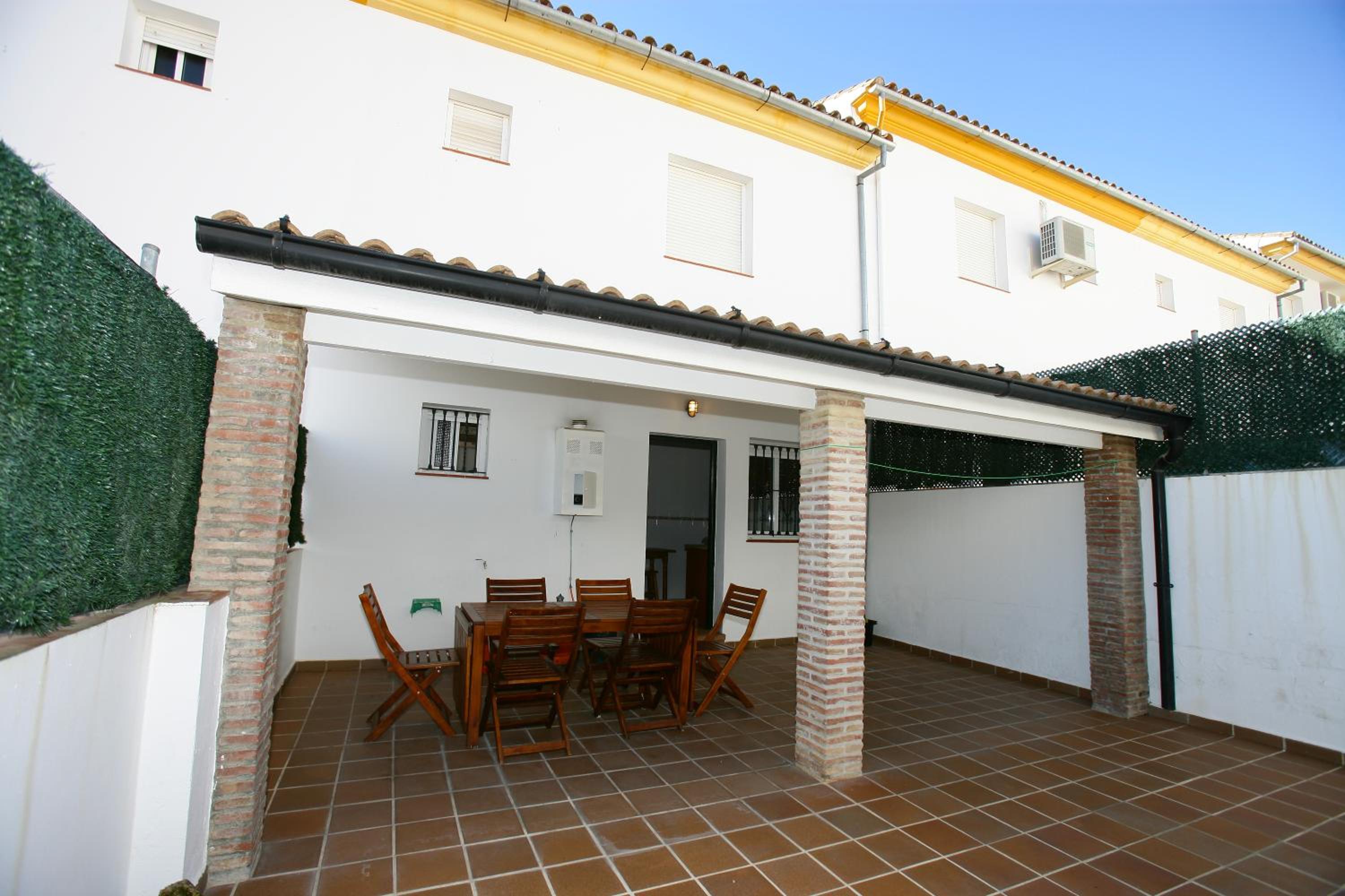 Three-Bedroom House photo 3