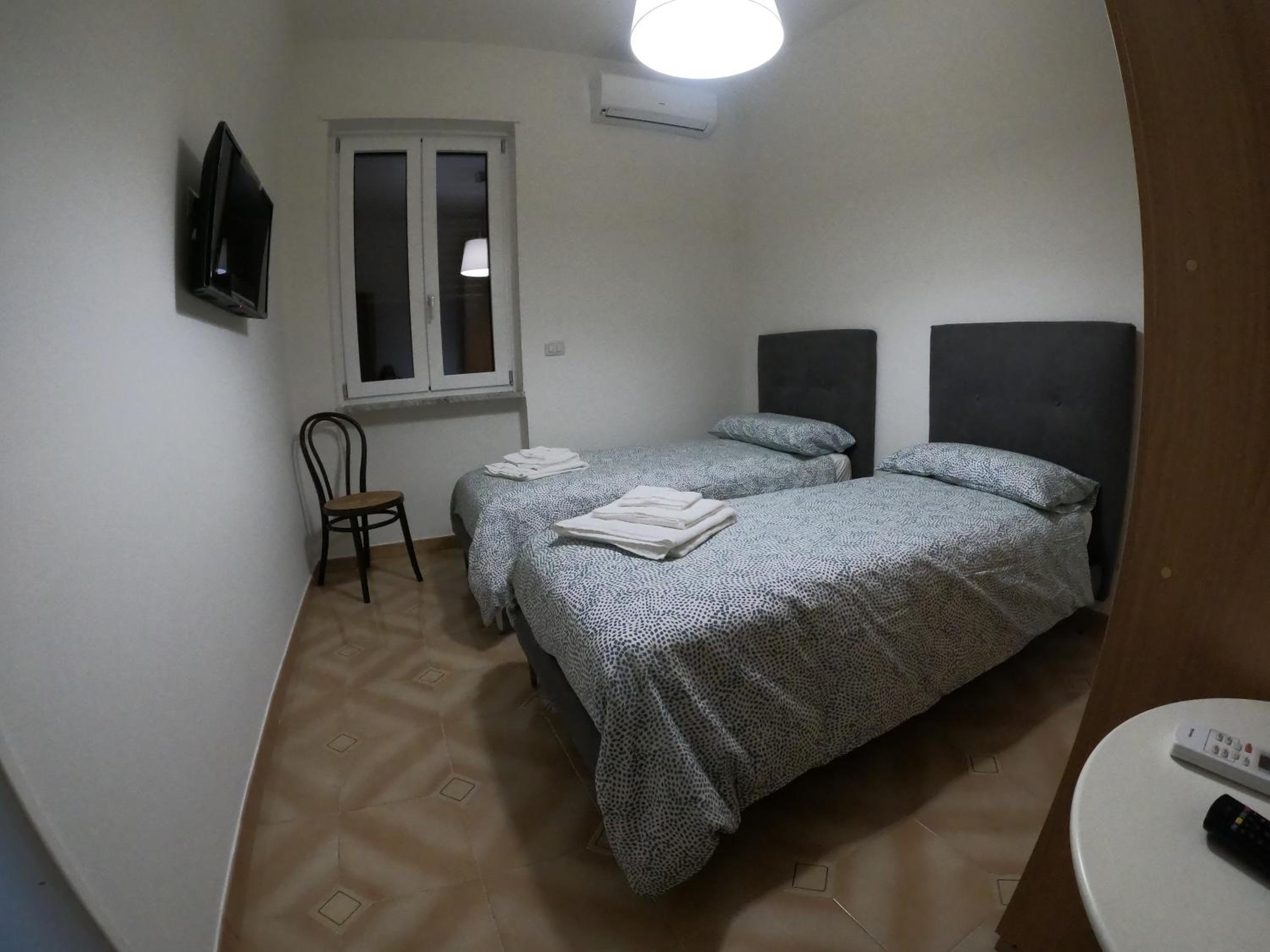 Twin Room with Shared Bathroom photo 1