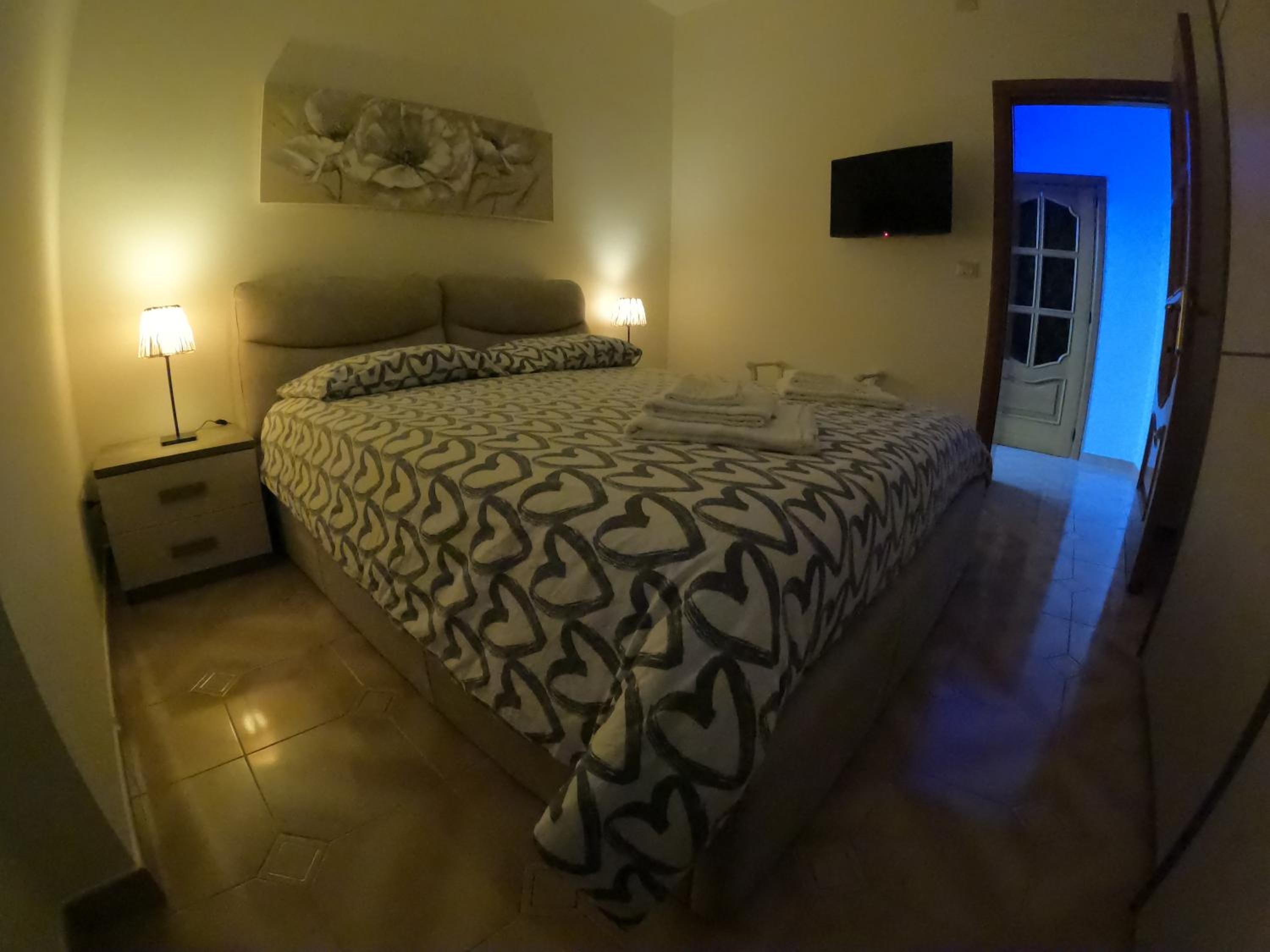 Double Room with Shared Bathroom photo 1