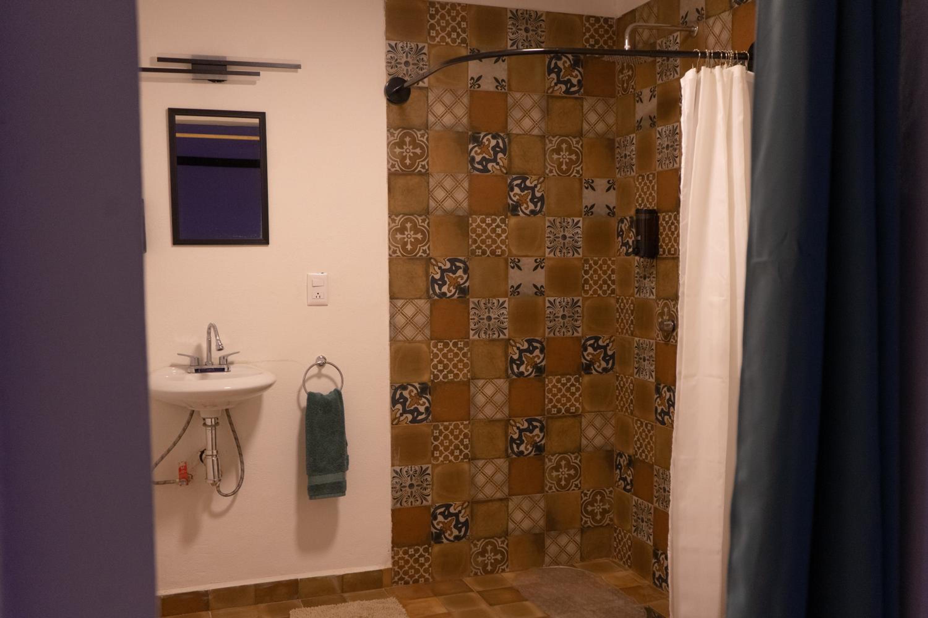 Twin Room - Disability Access photo 3