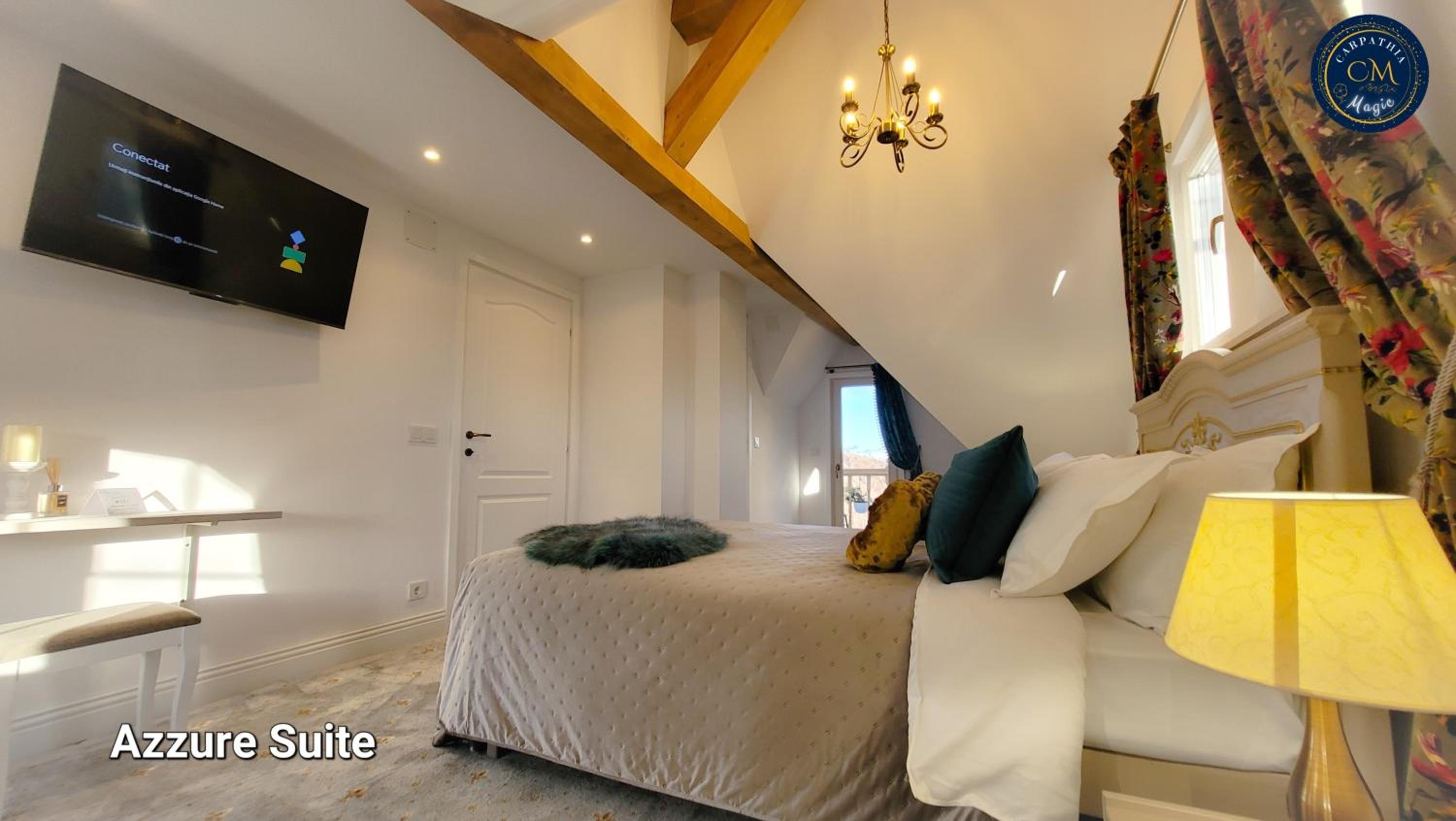 Suite with Mountain View