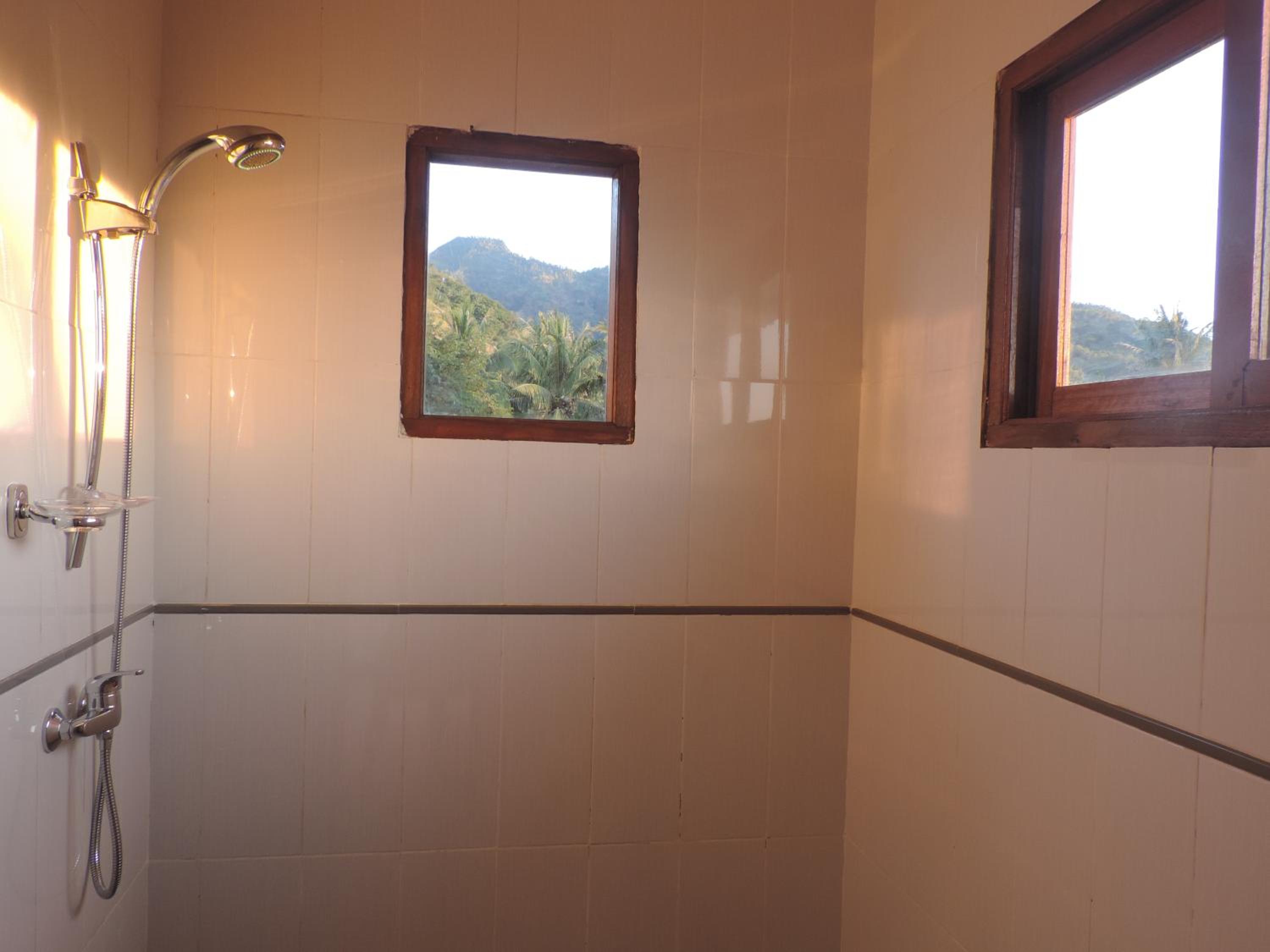 Deluxe Double Room with Sea View - Photo 9