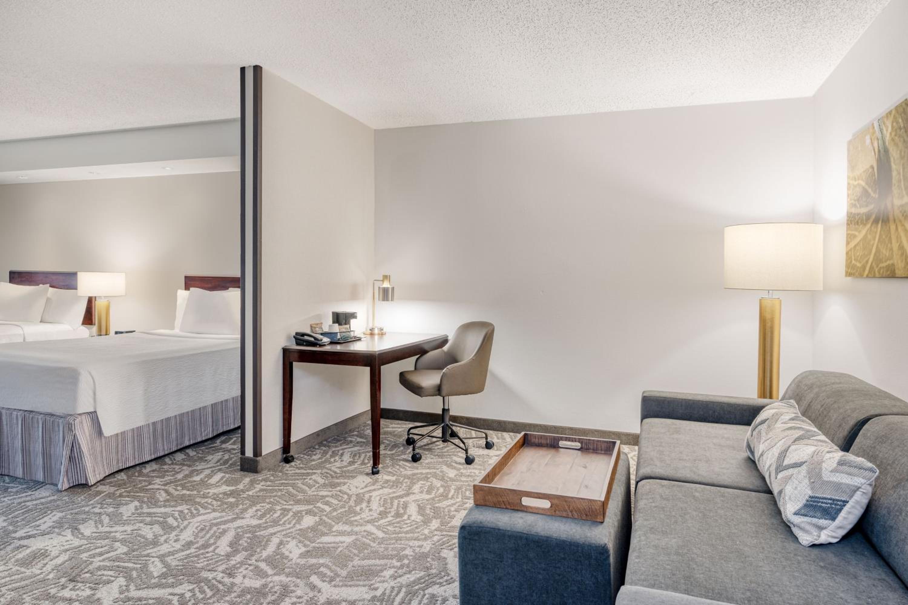 Double Suite with Two Double Beds, Bathtub and Trundle Sofa - Mobility Access/Hearing Accessible photo 1