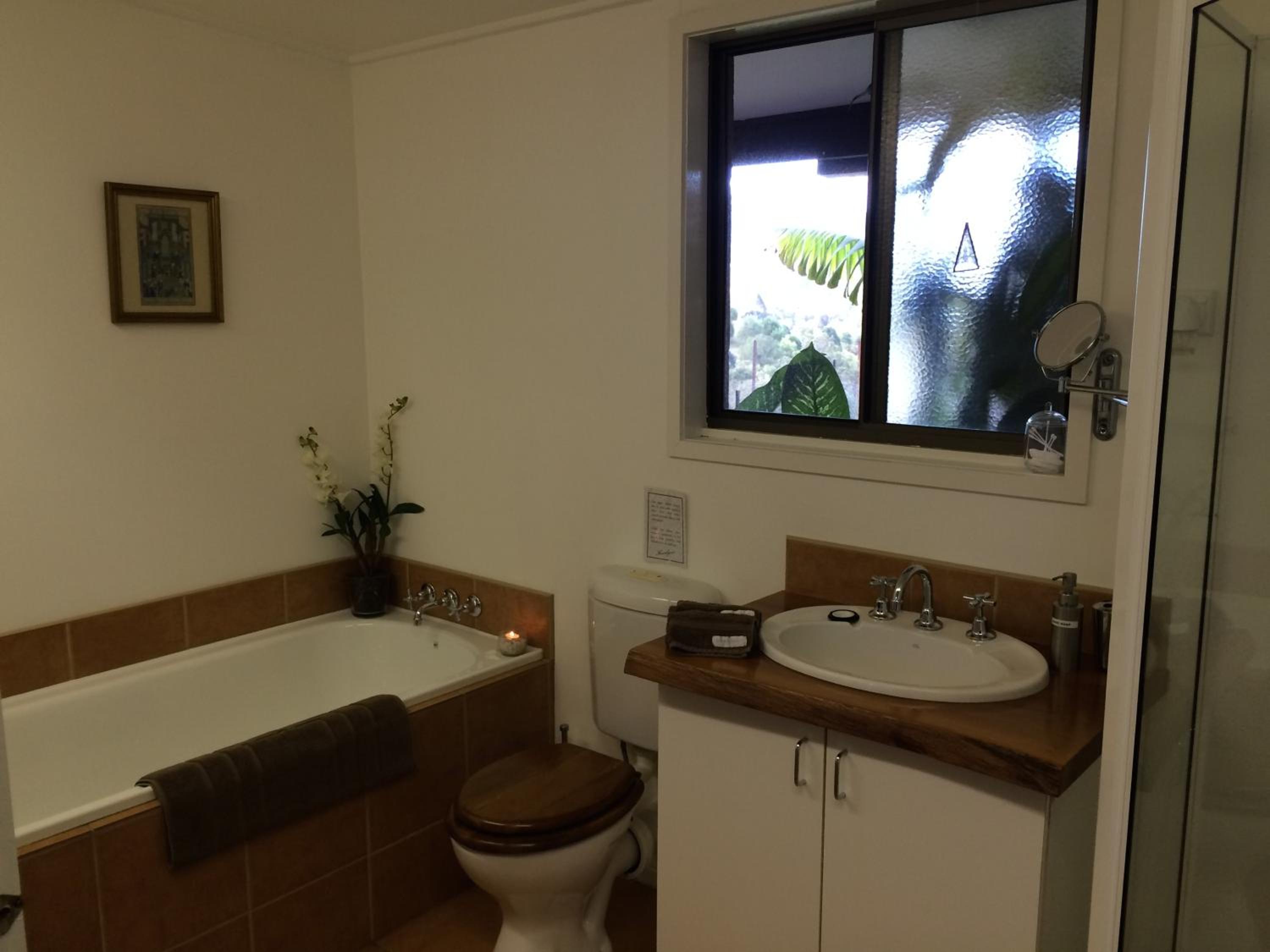 Queen Room with Garden View - Blue  photo 3