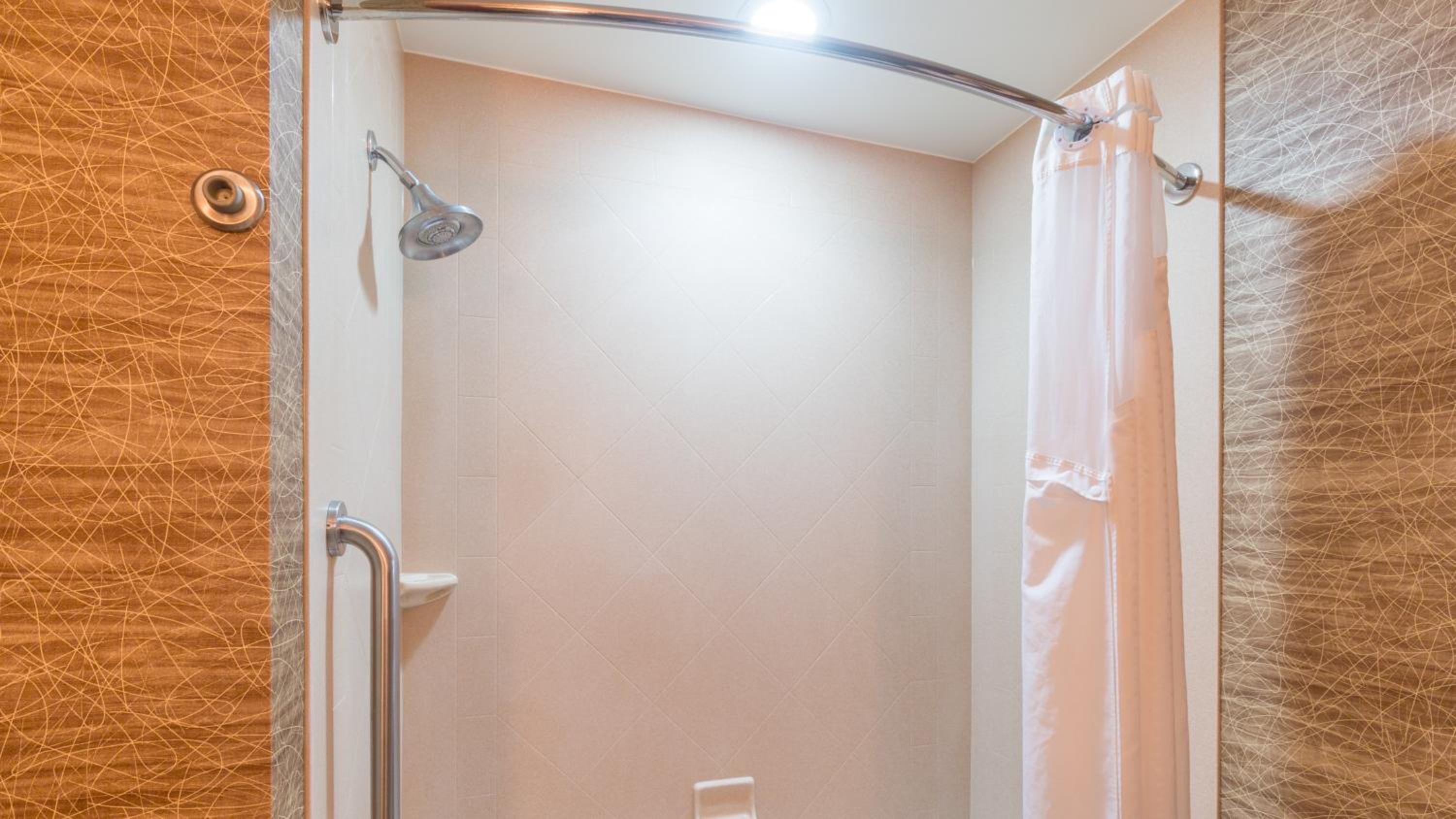 King Room - Mobility Access/Hearing Accessible photo 2