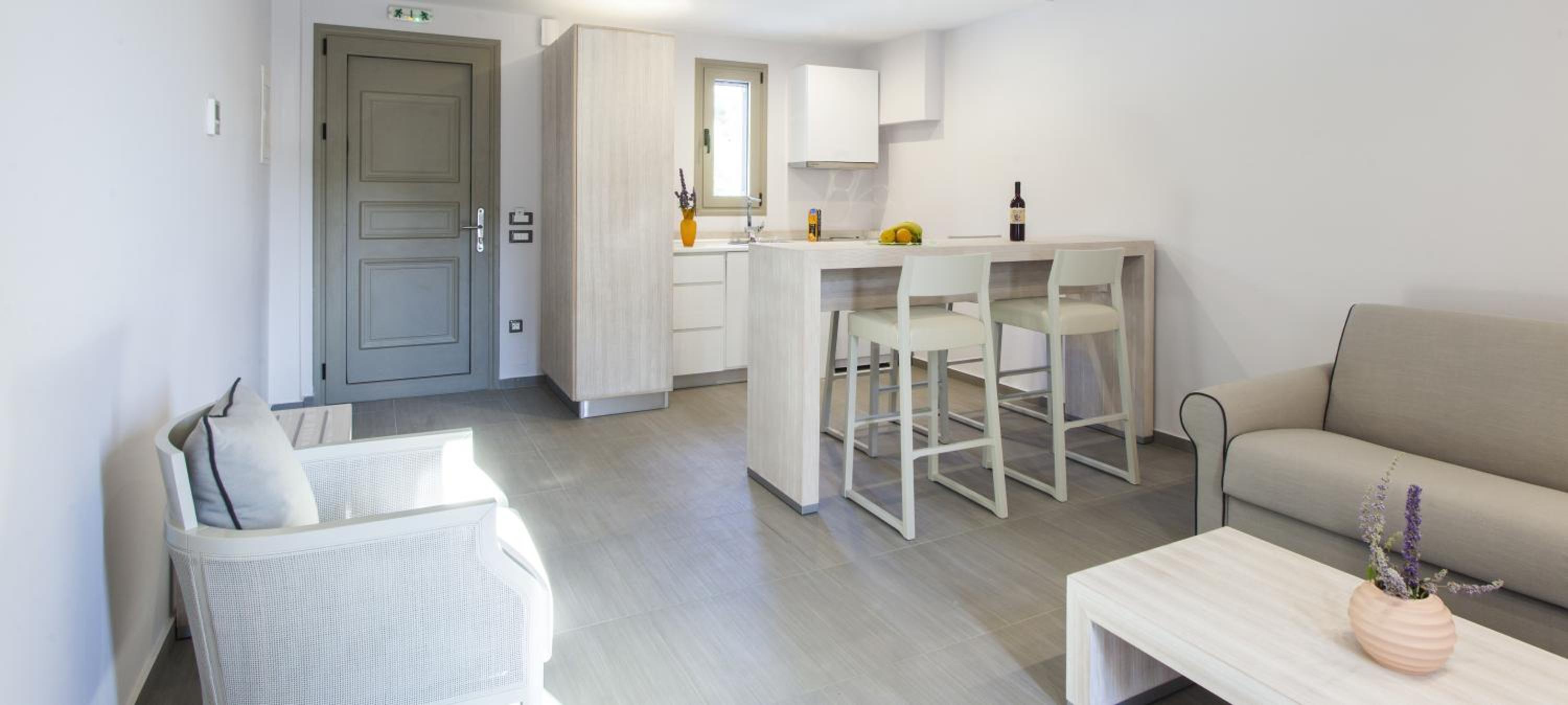 Suite with Garden View - Photo 2