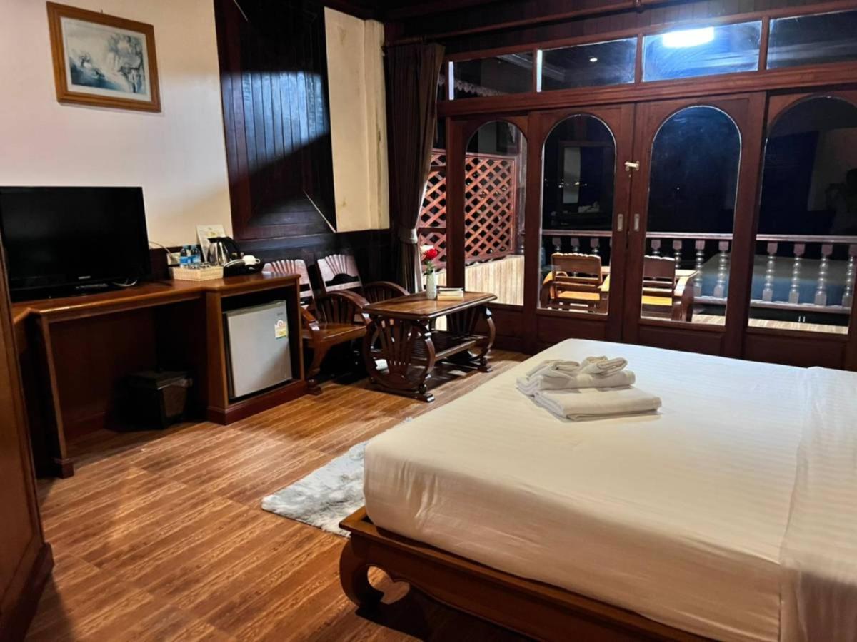 Superior Bungalow with Sea View - Photo 10
