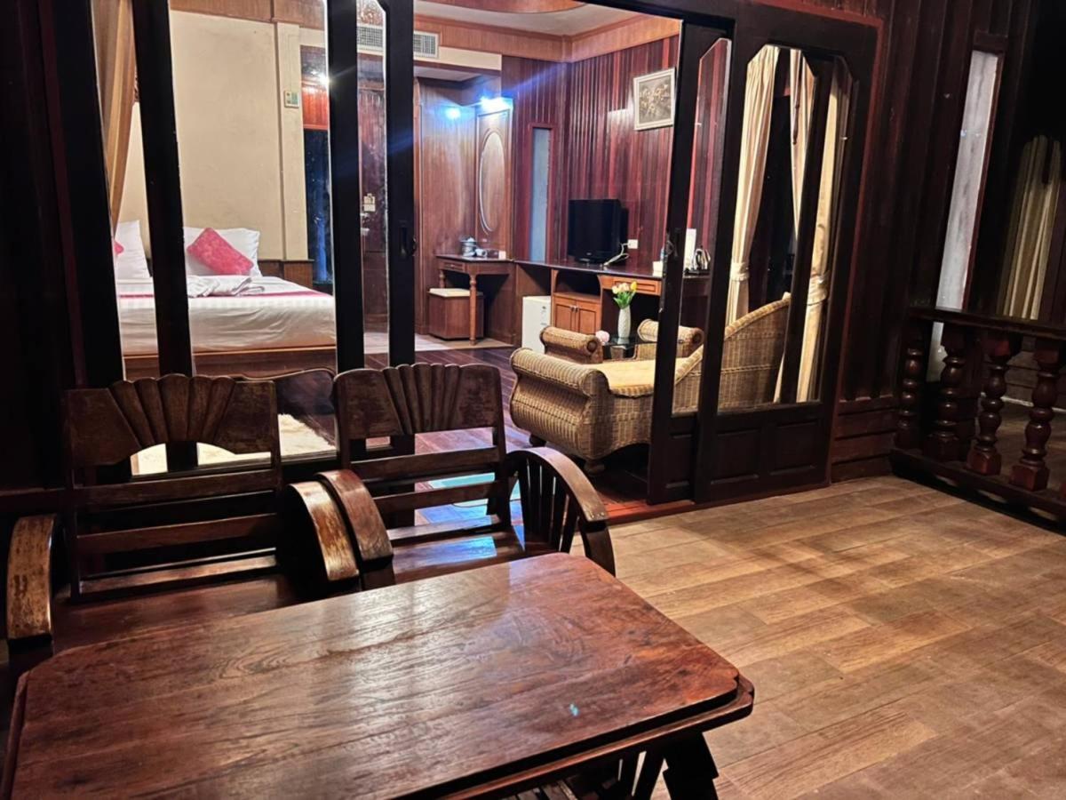 Superior Bungalow with Sea View - Photo 12