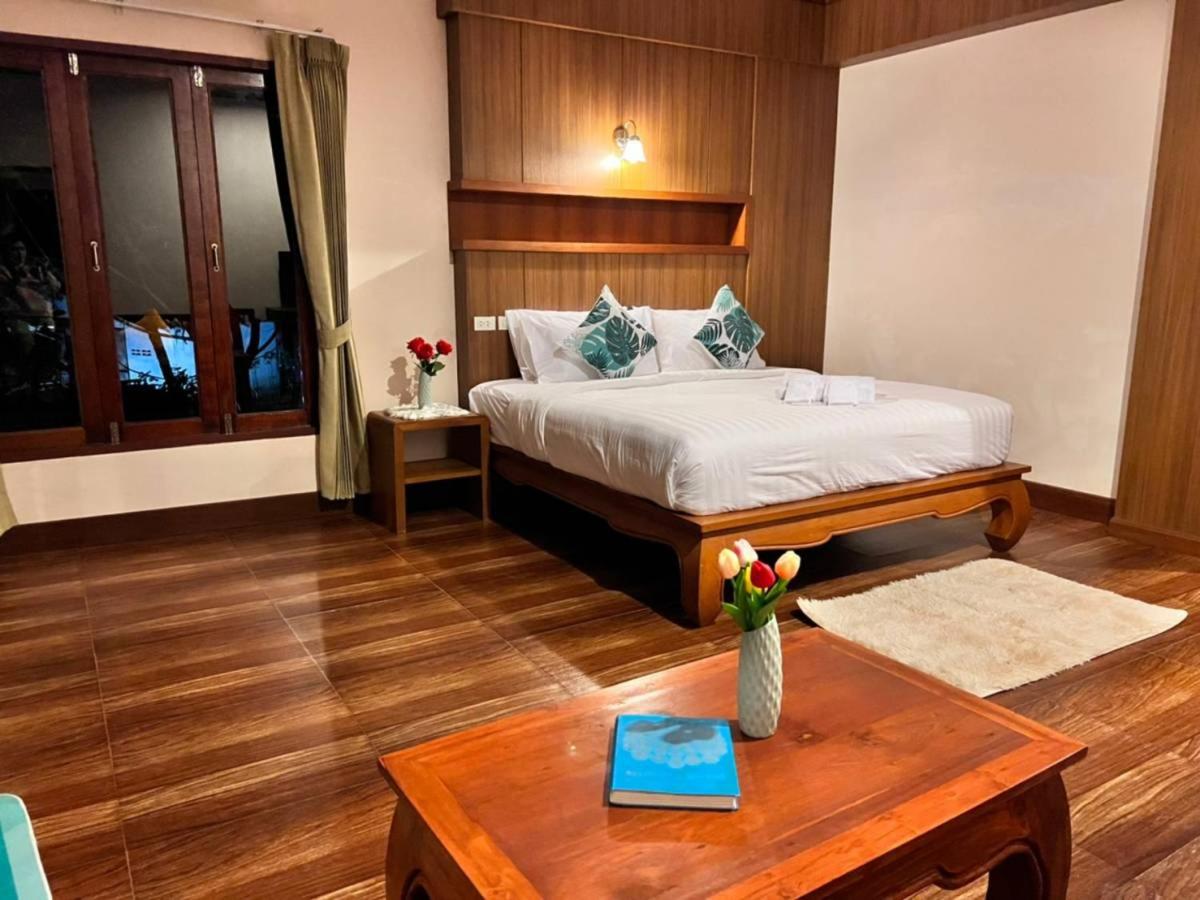 Superior Bungalow with Sea View - Photo 11