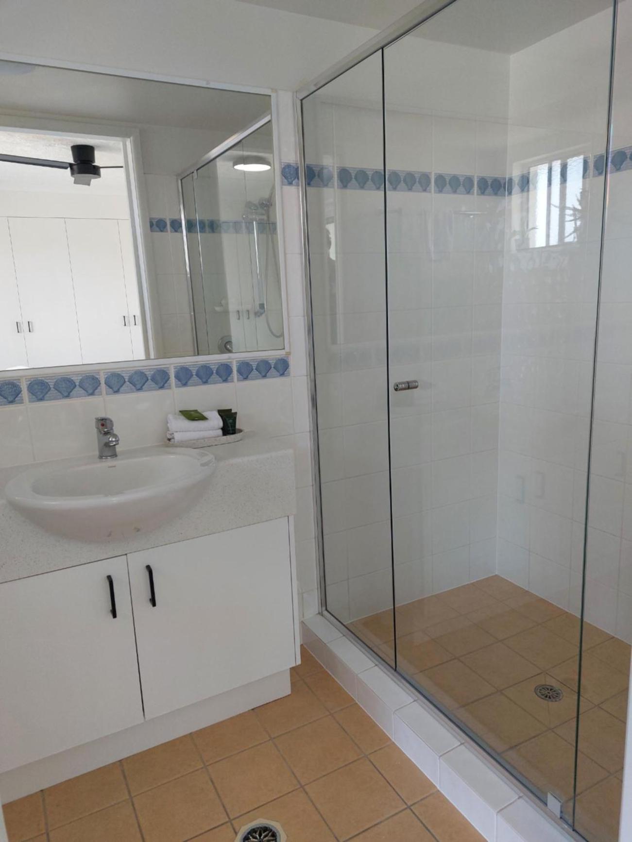 Deluxe Triple Room with Sea View photo 3