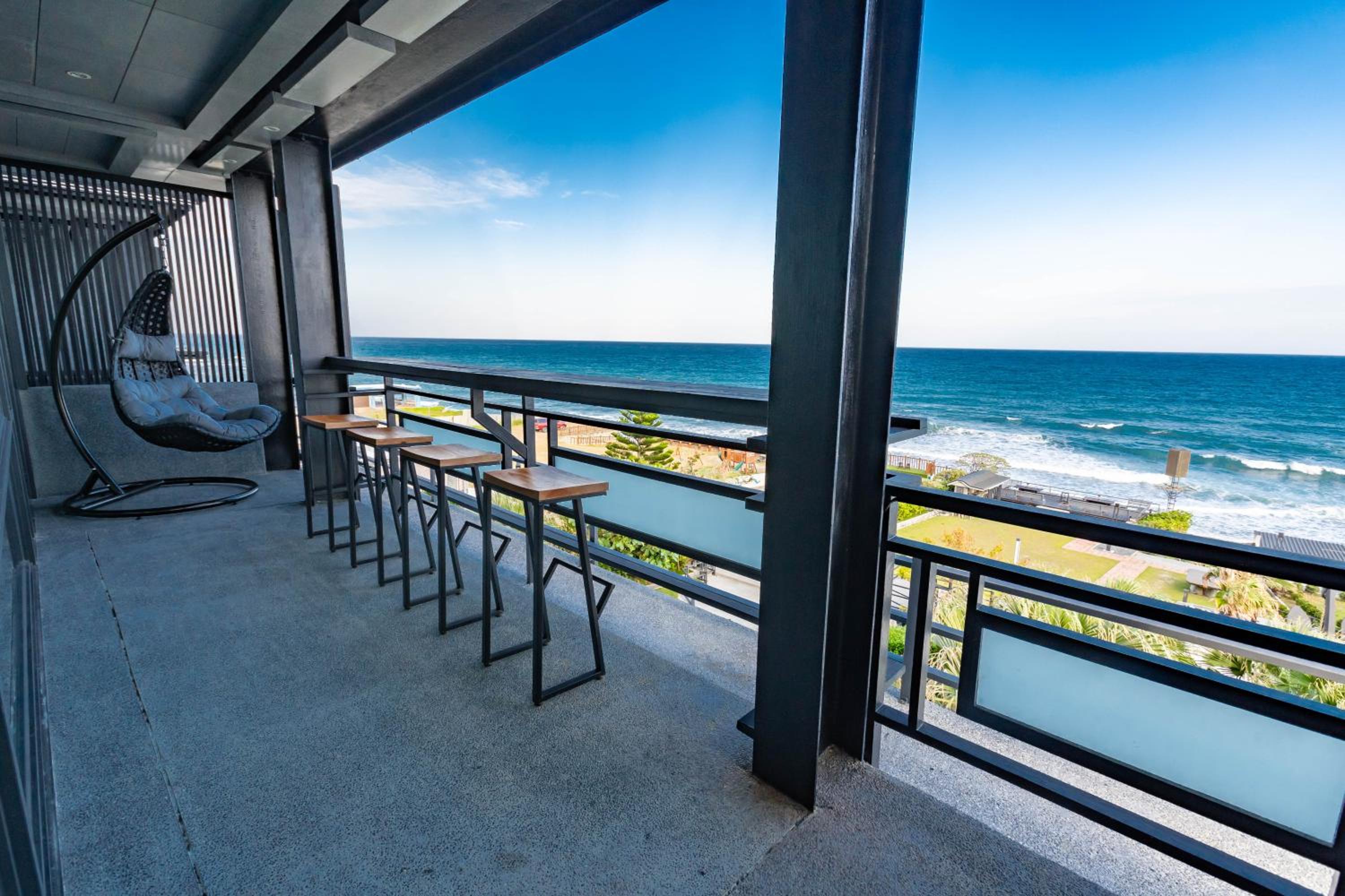 Quadruple Room with Sea View - Photo 13