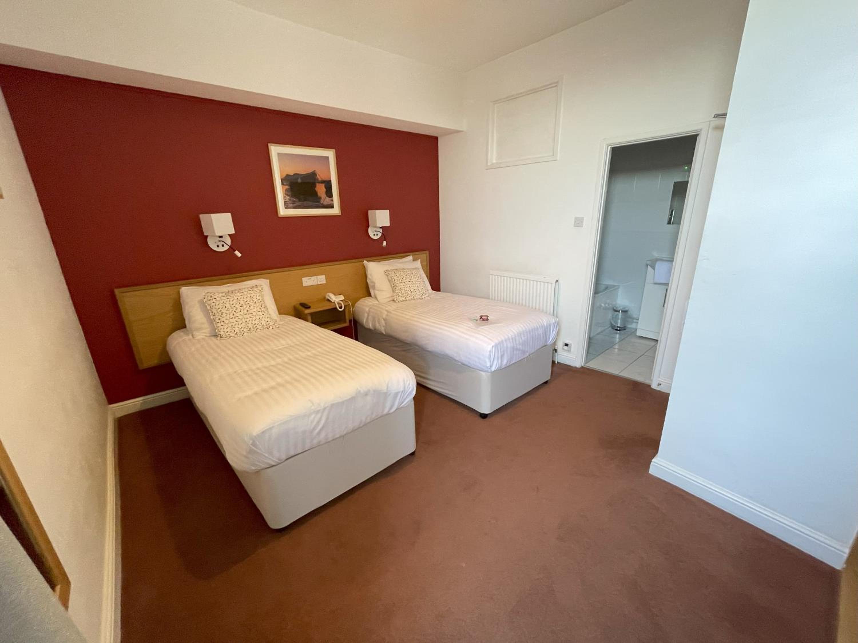 Standard Twin Room