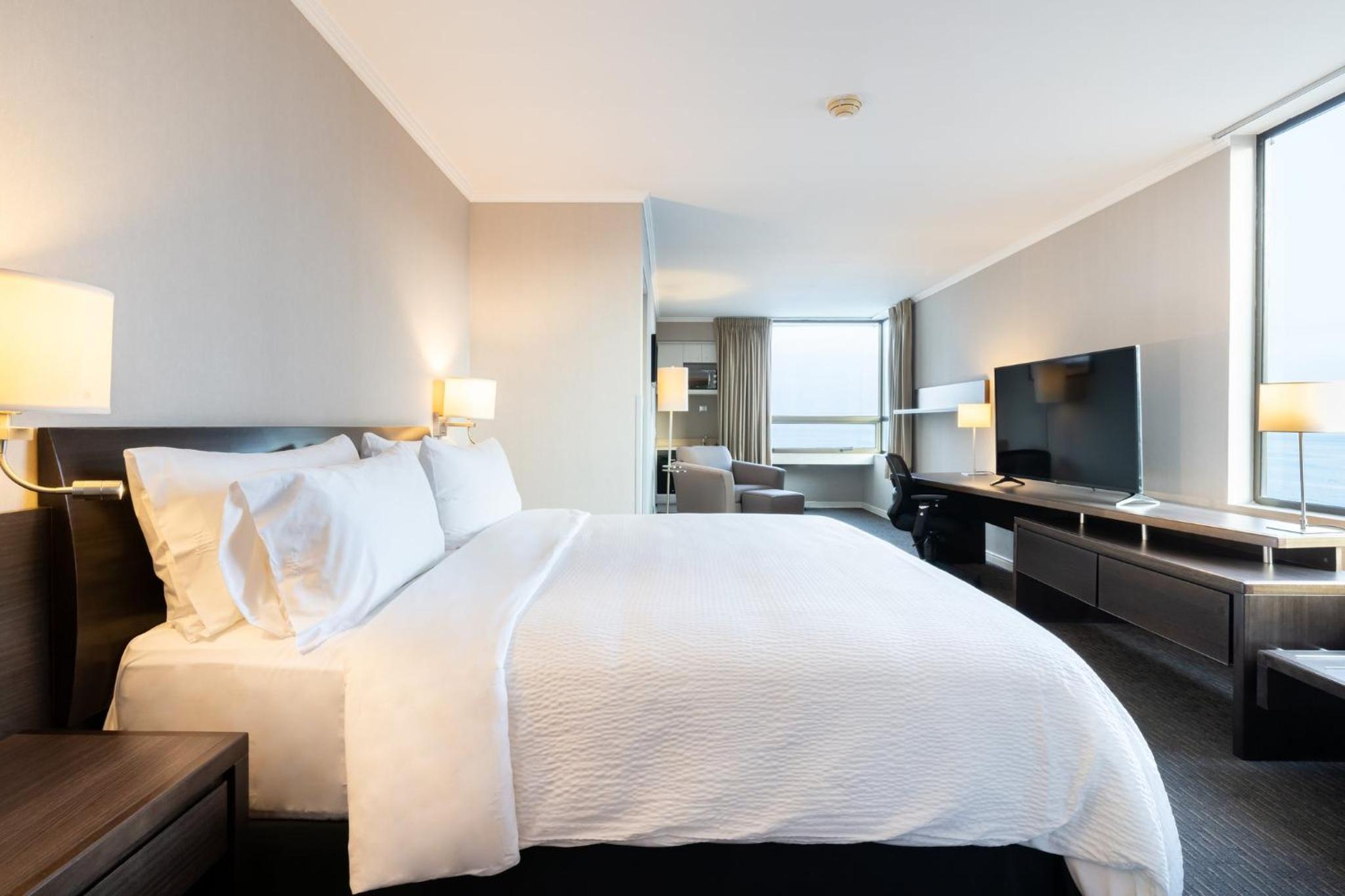 King Suite with Ocean View photo 3